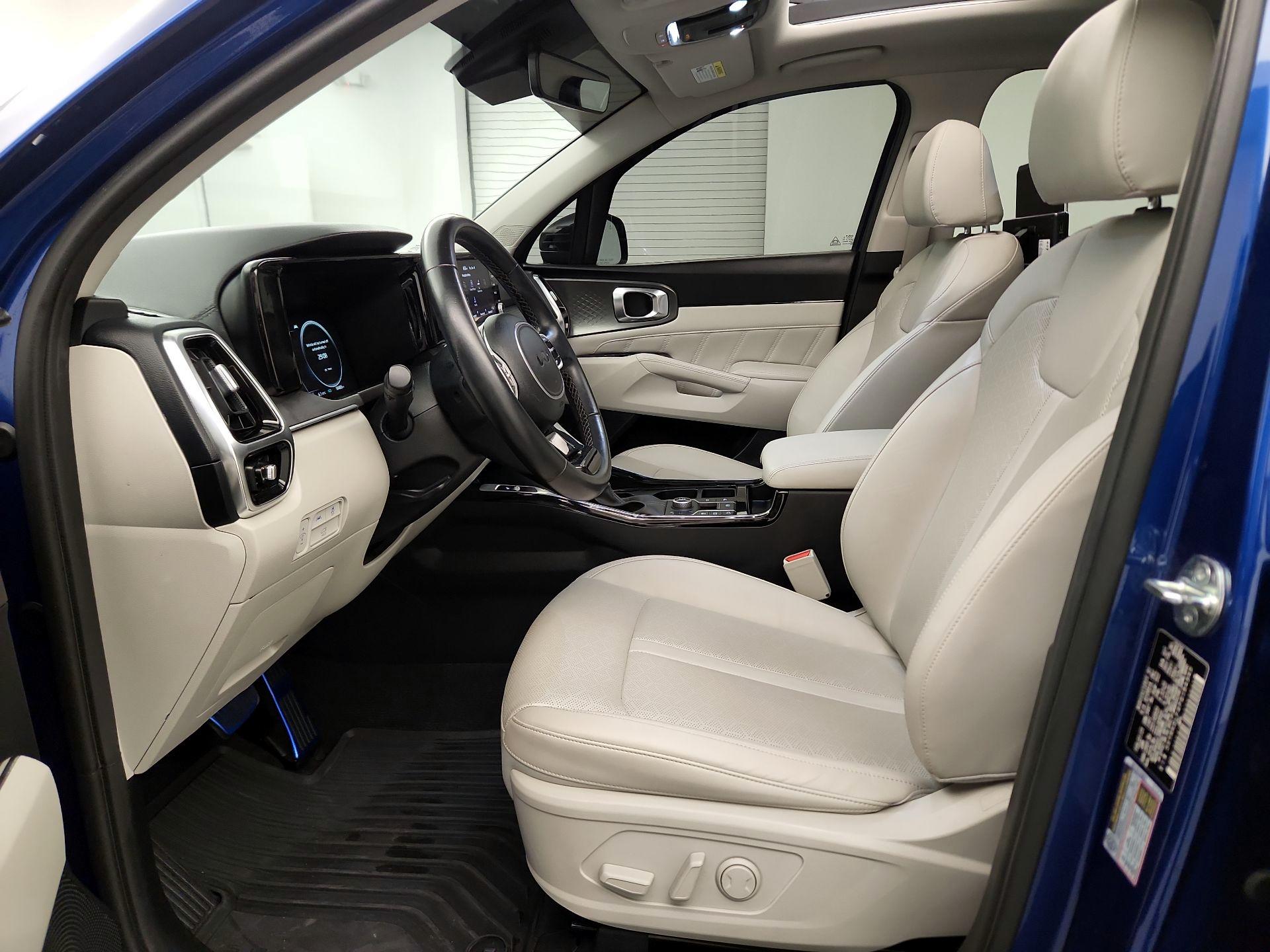 Thumbnail: 2023 Kia Sorento - 9