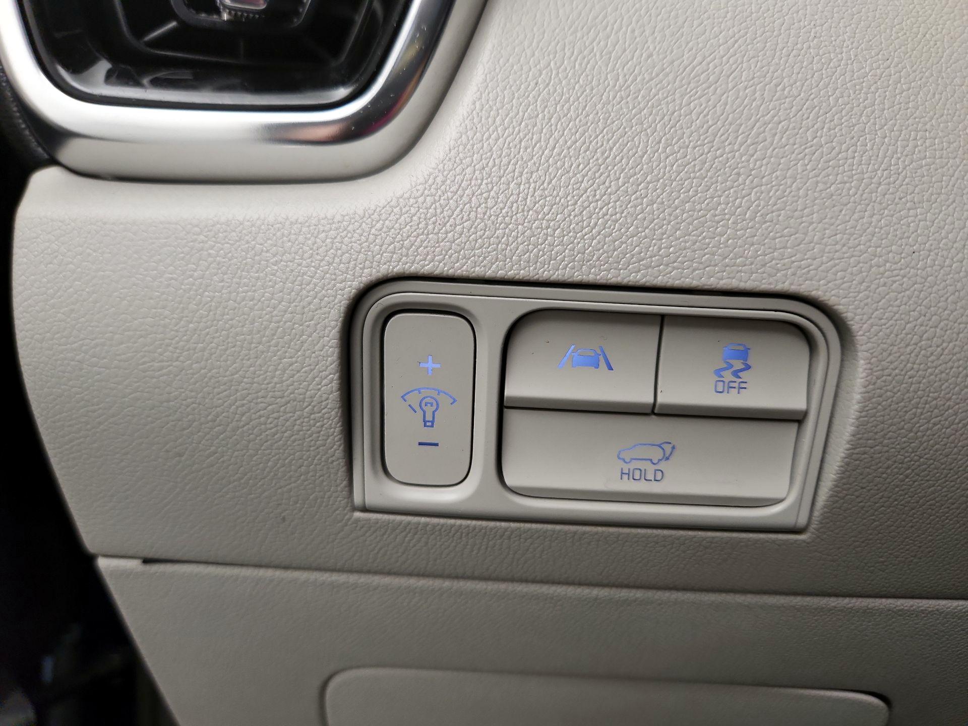 Thumbnail: 2023 Kia Sorento - 11