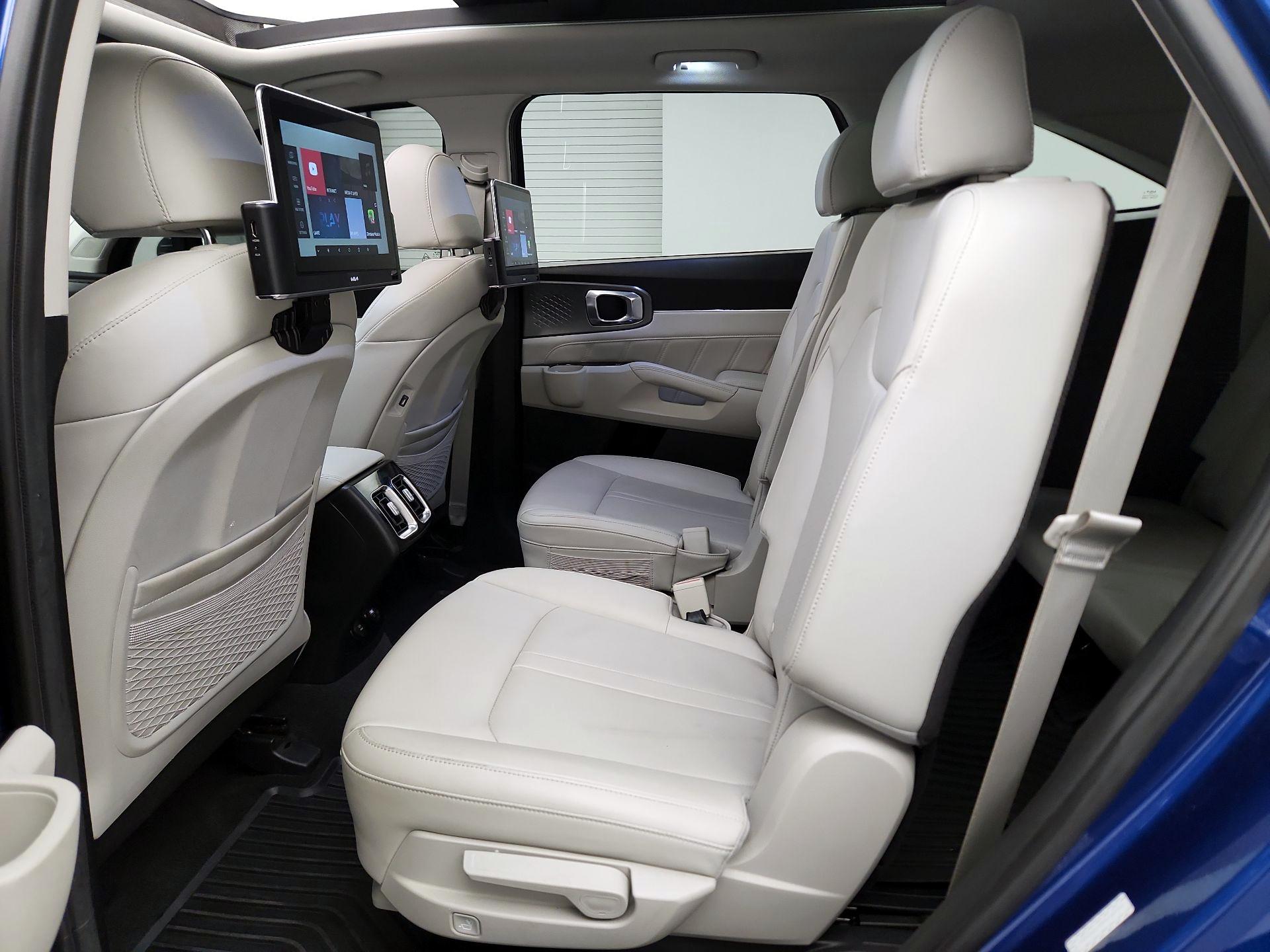 Thumbnail: 2023 Kia Sorento - 19