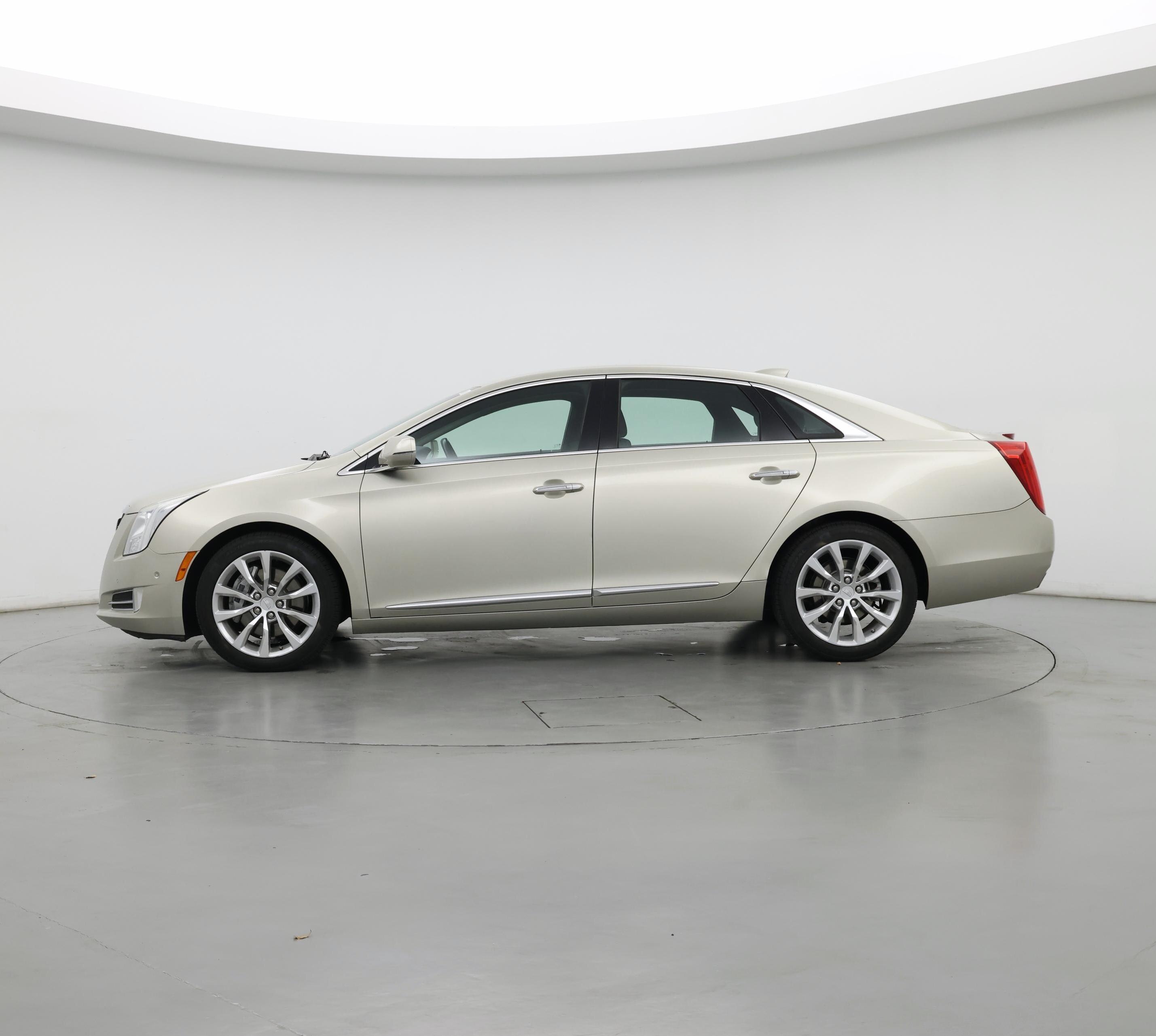 Thumbnail: 2016 Cadillac XTS - 3