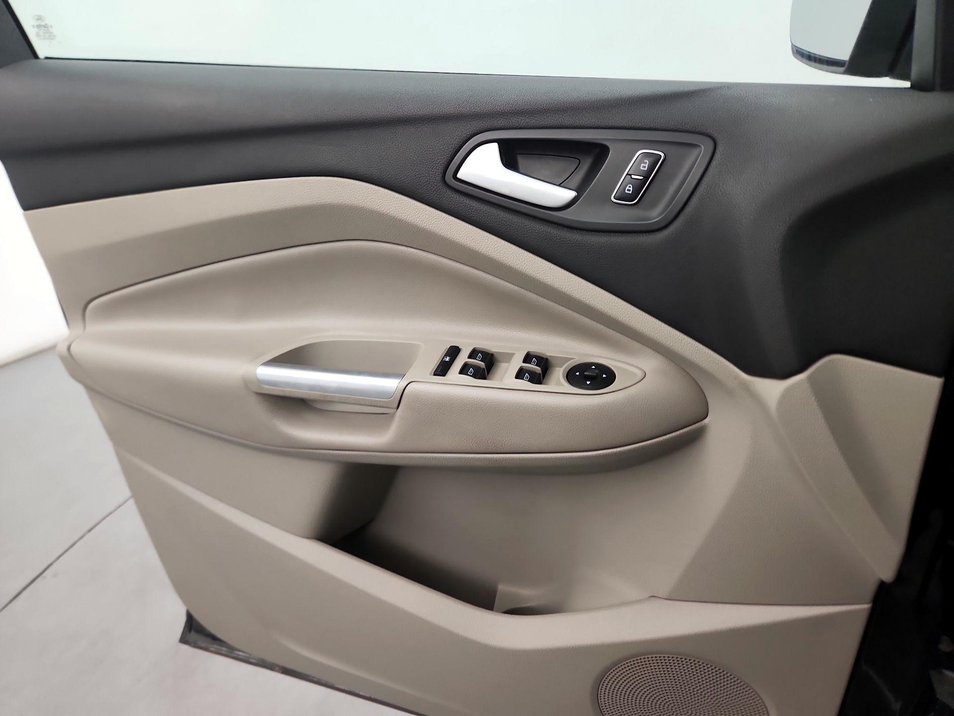 Thumbnail: 2015 Ford Escape - 10