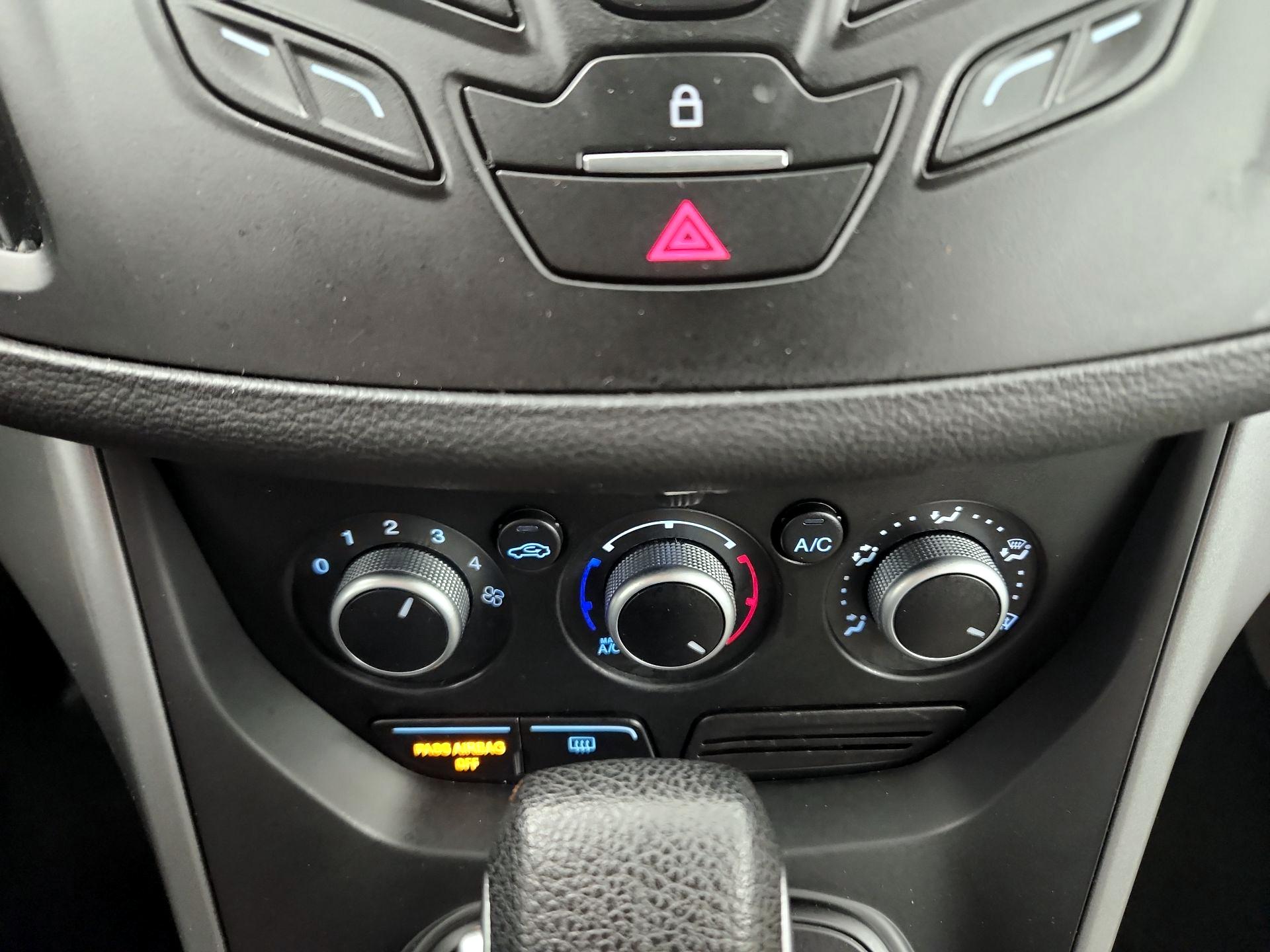 Thumbnail: 2015 Ford Escape - 14