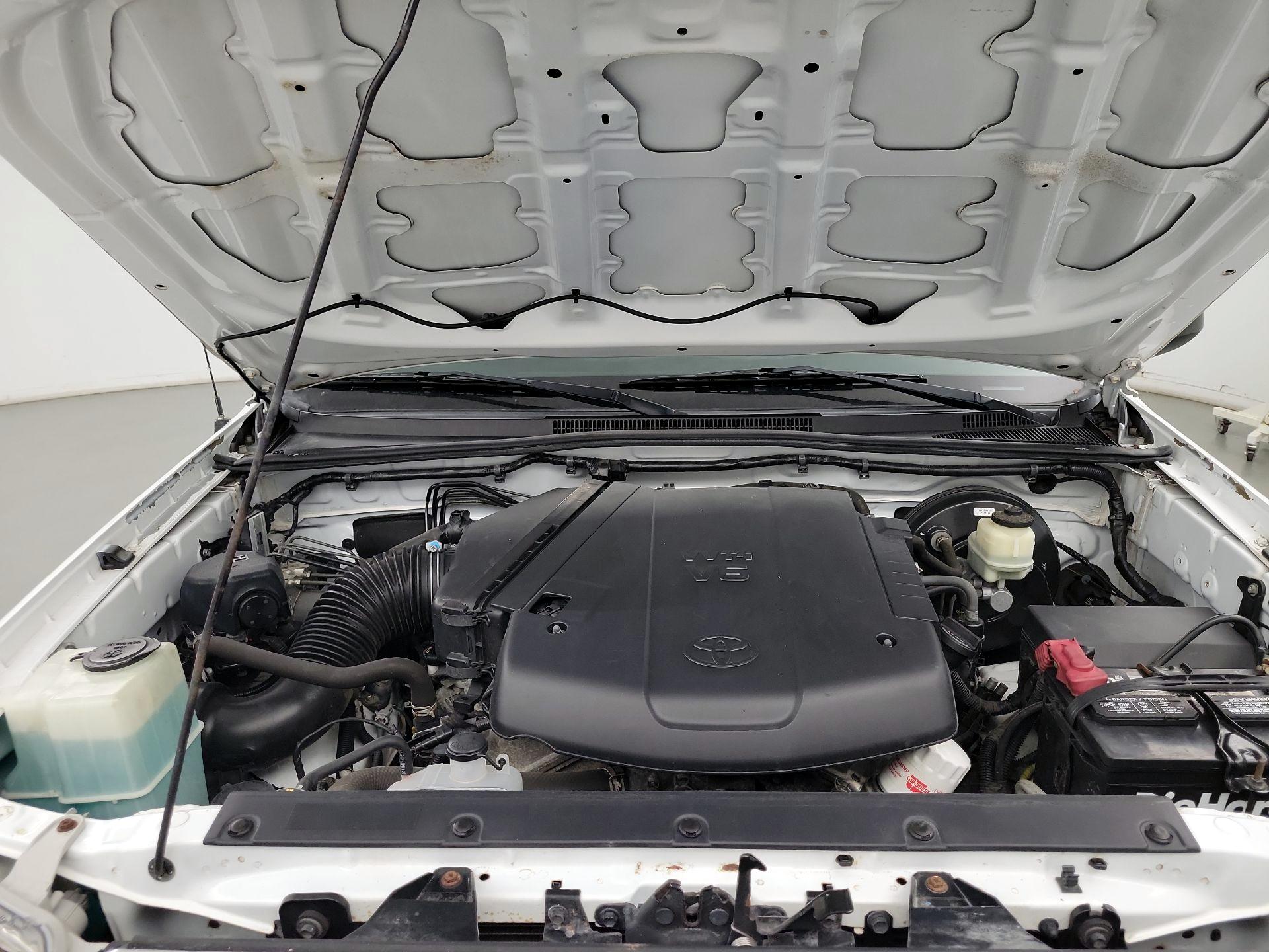 Thumbnail: 2015 Toyota Tacoma - 19