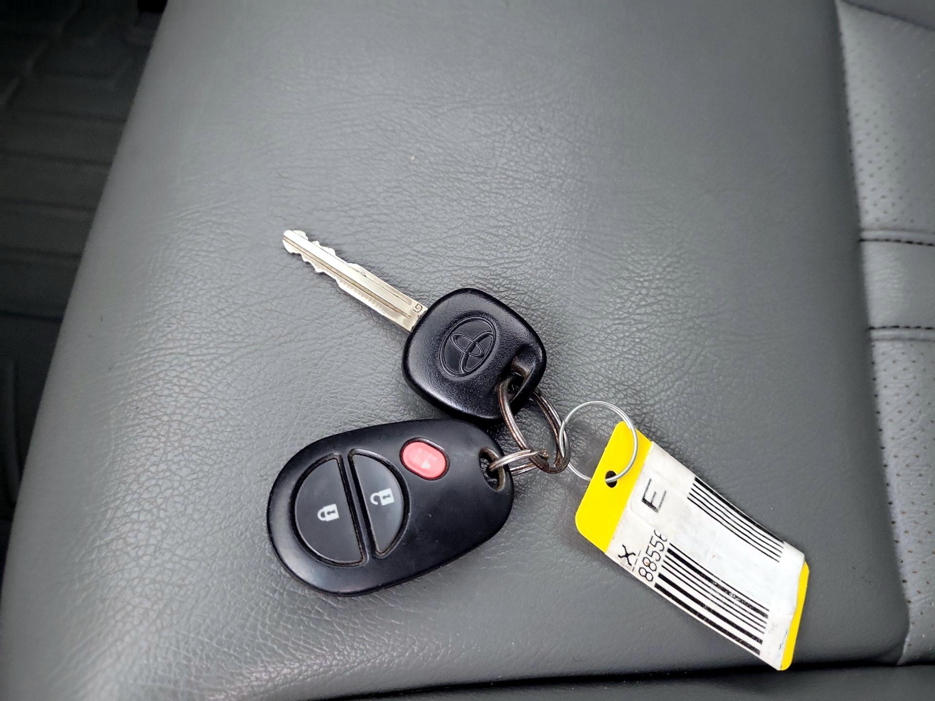 Thumbnail: 2015 Toyota Tacoma - 20