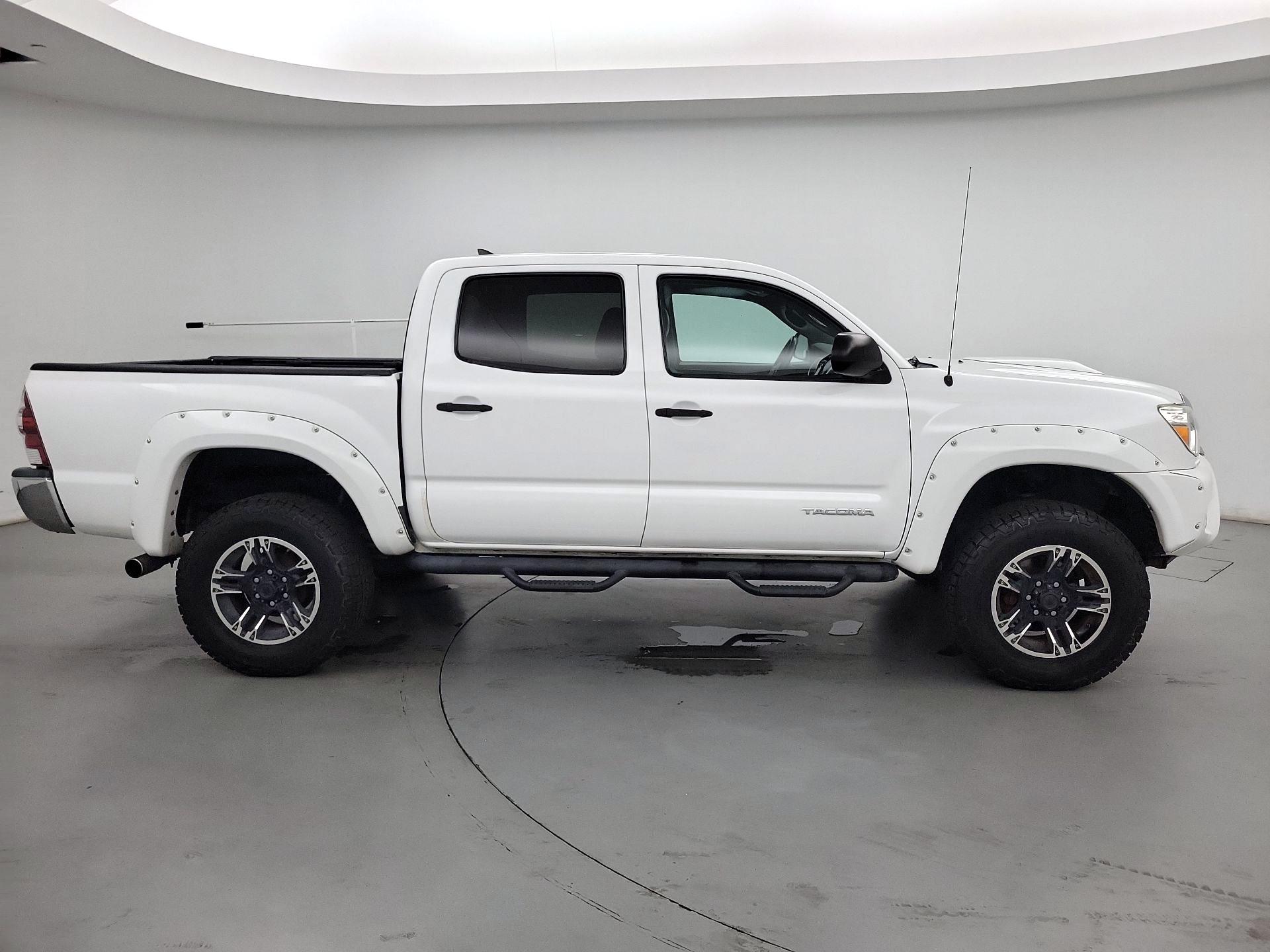 Thumbnail: 2015 Toyota Tacoma - 4