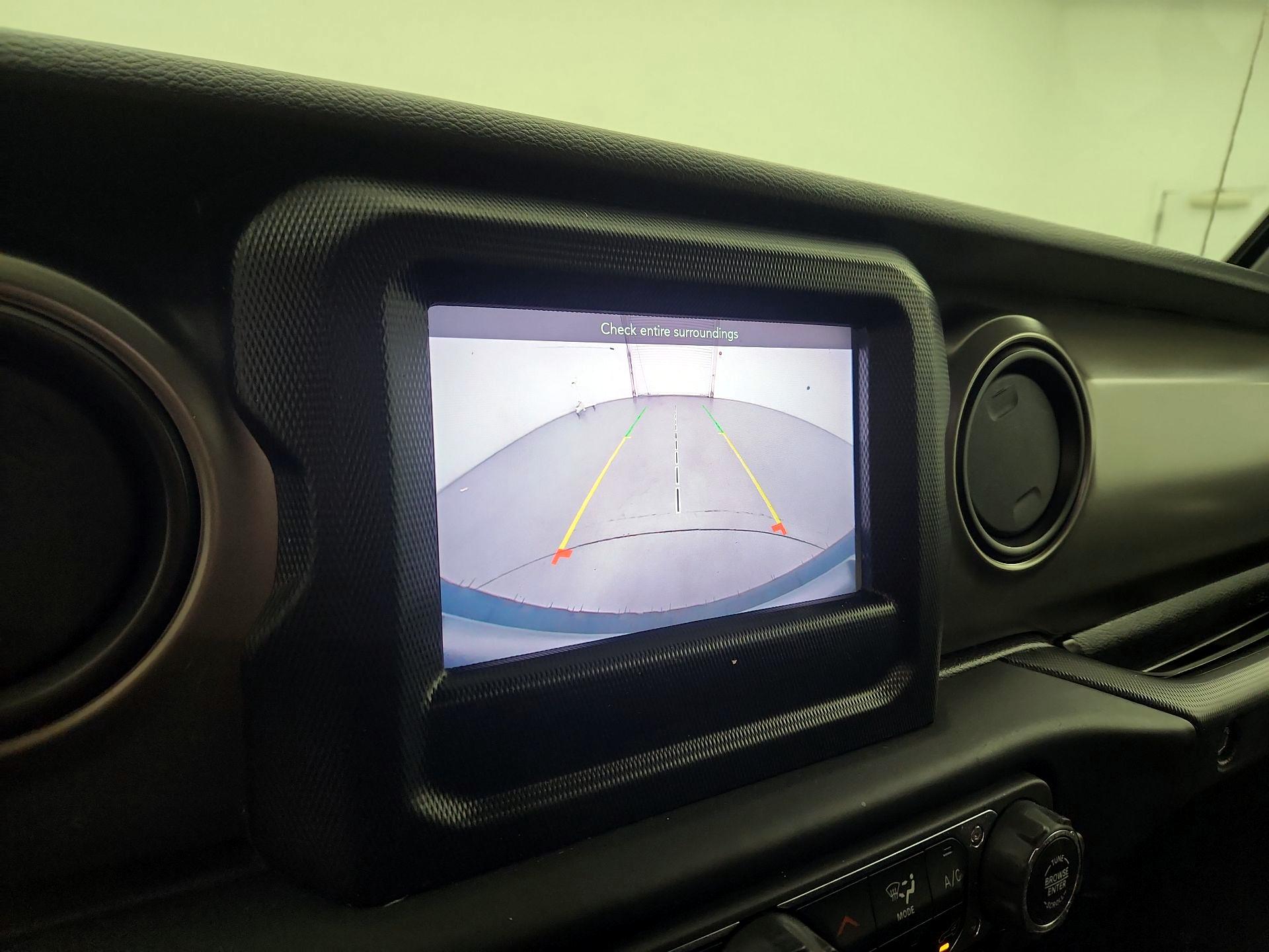 Thumbnail: 2021 Jeep Wrangler - 14