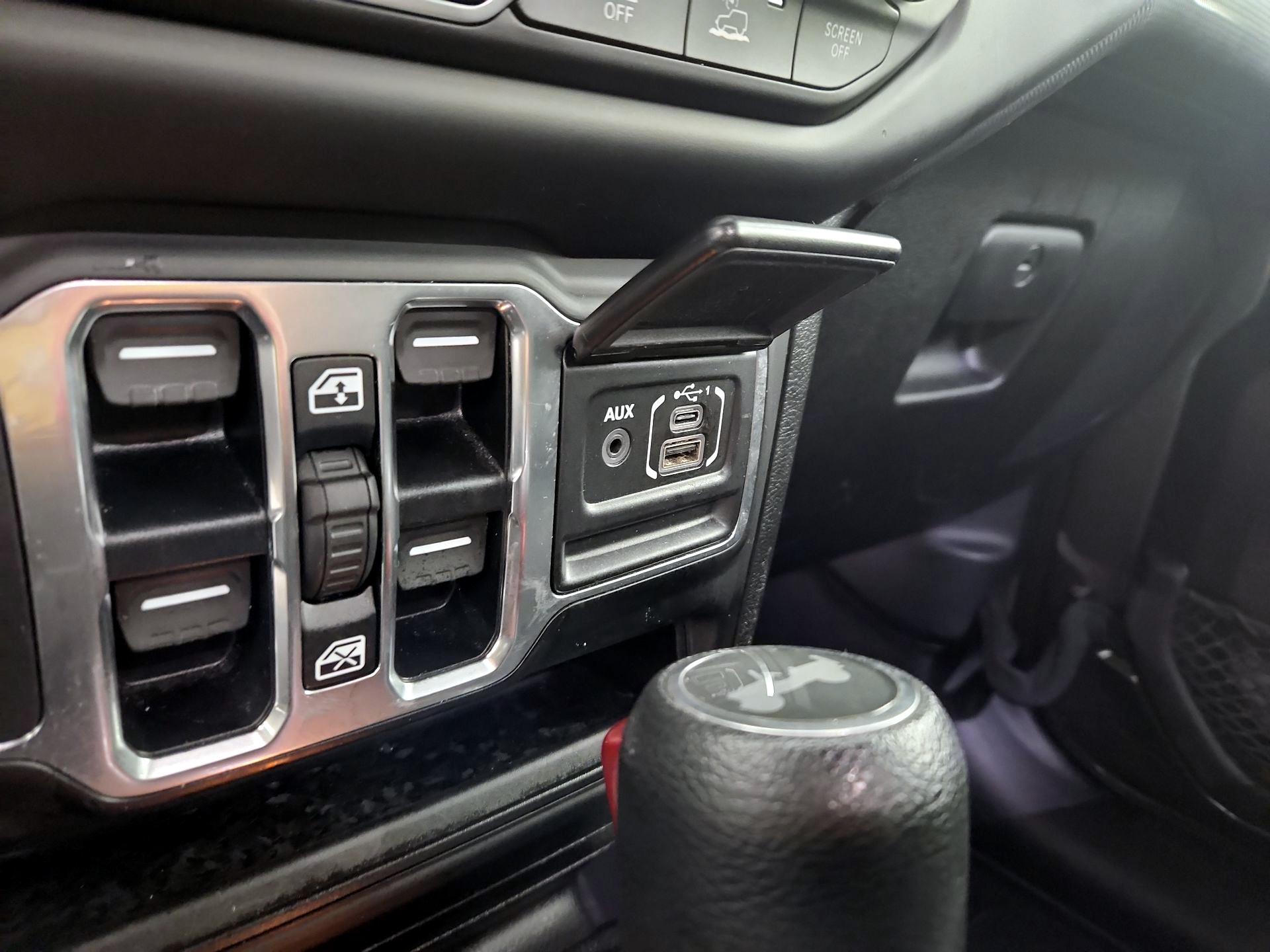 Thumbnail: 2021 Jeep Wrangler - 18