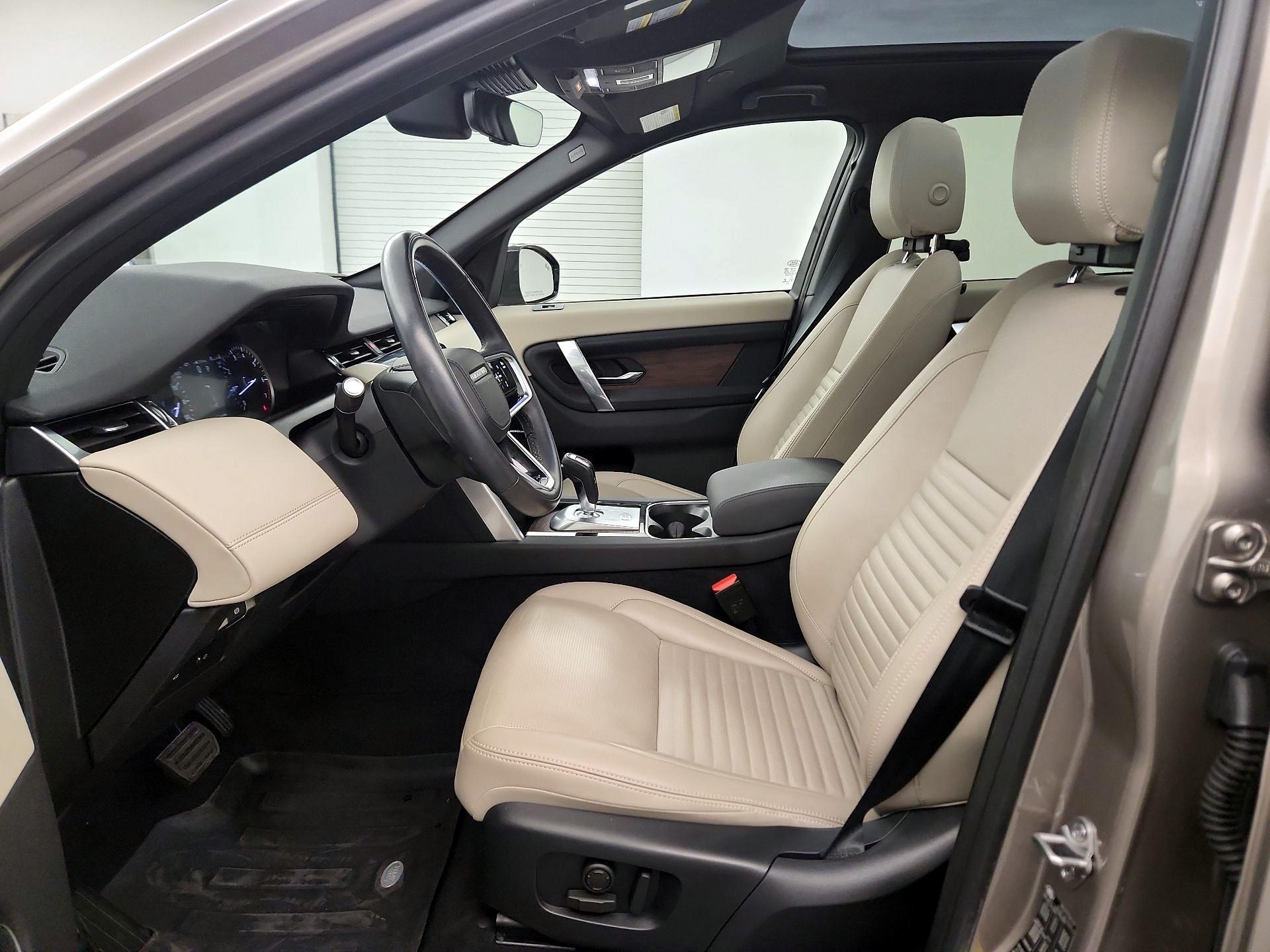 Thumbnail: 2023 Land Rover Discovery Sport - 9