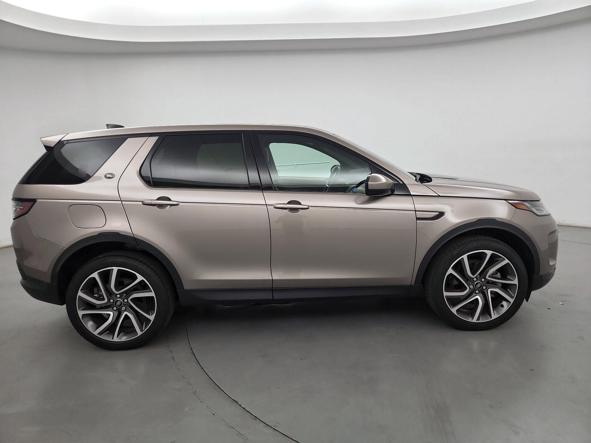 Thumbnail: 2023 Land Rover Discovery Sport - 4