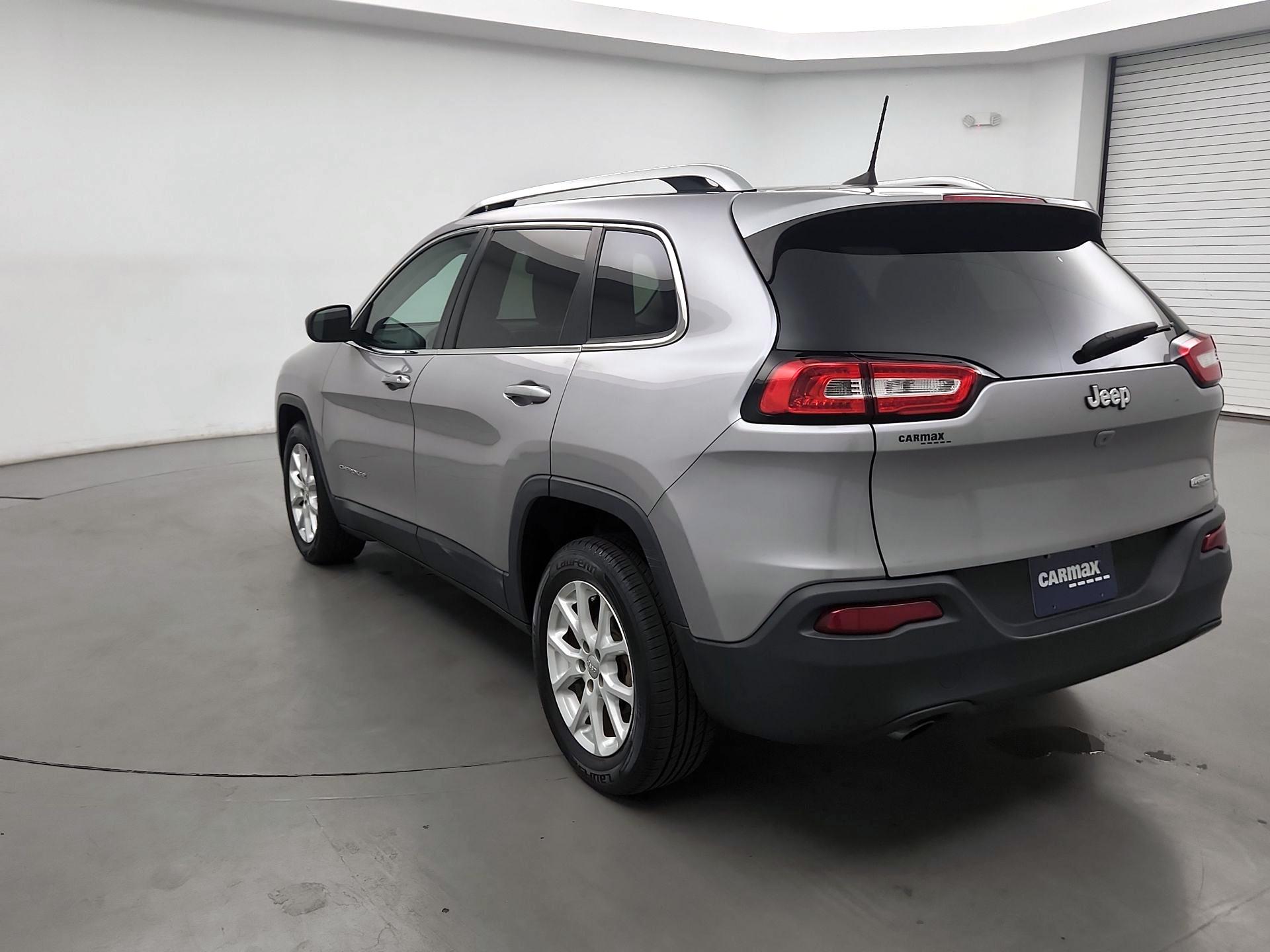 Thumbnail: 2018 Jeep Cherokee - 7
