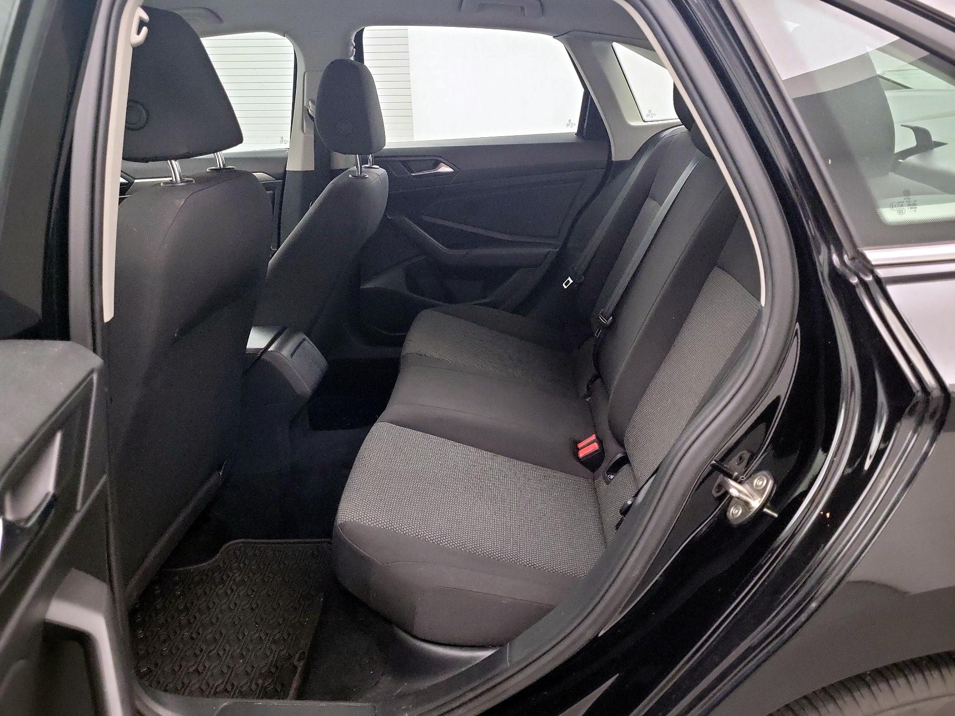 Thumbnail: 2020 Volkswagen Jetta - 17