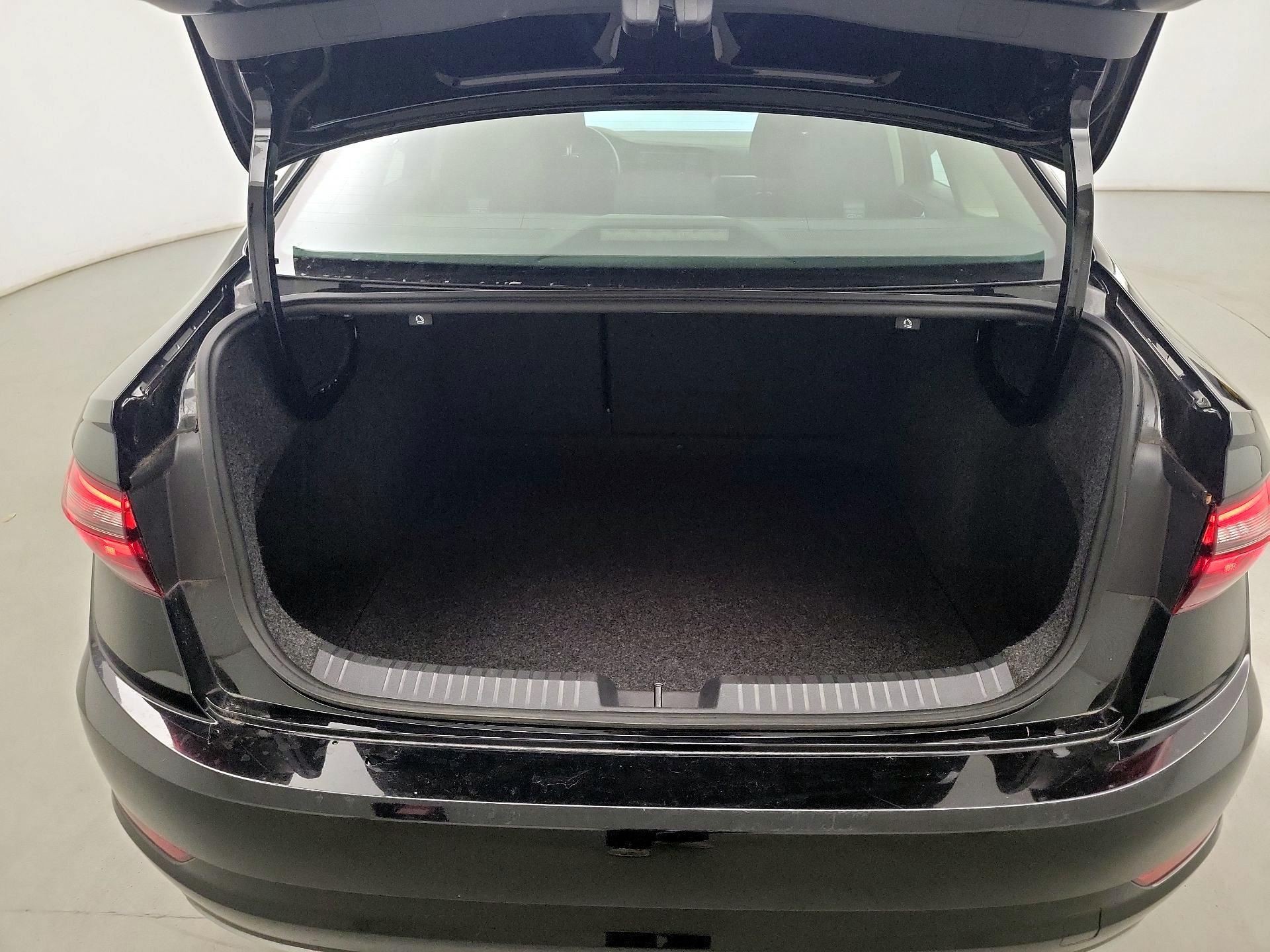 Thumbnail: 2020 Volkswagen Jetta - 18