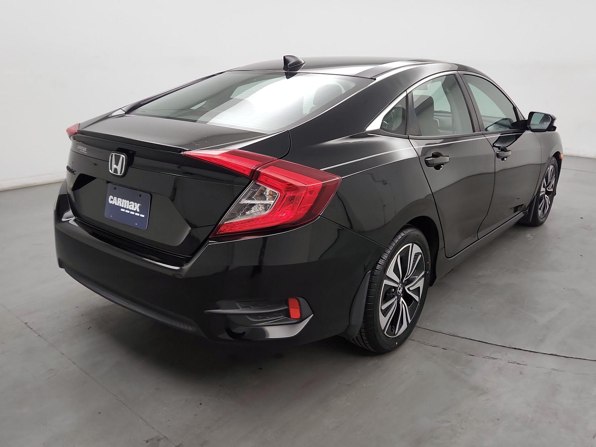Thumbnail: 2017 Honda Civic - 5