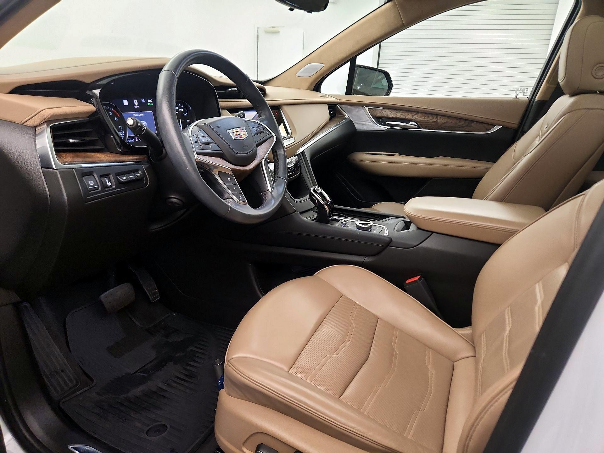 Thumbnail: 2024 Cadillac XT5 - 9