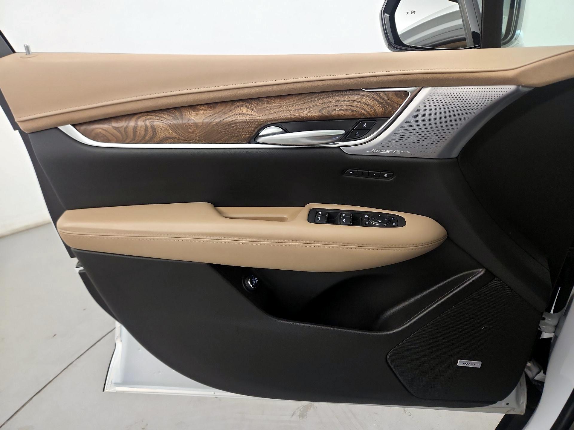 Thumbnail: 2024 Cadillac XT5 - 10