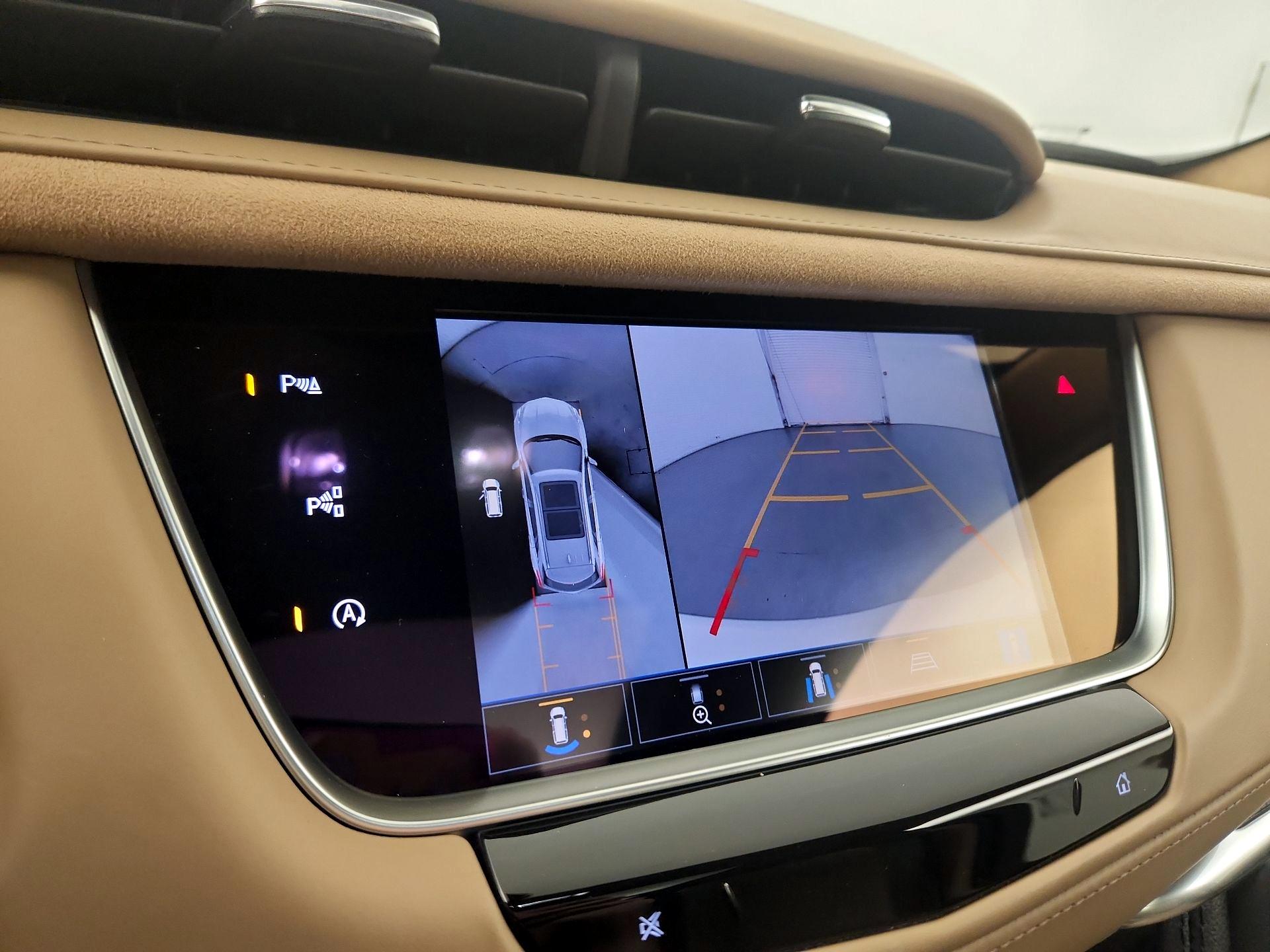 Thumbnail: 2024 Cadillac XT5 - 13