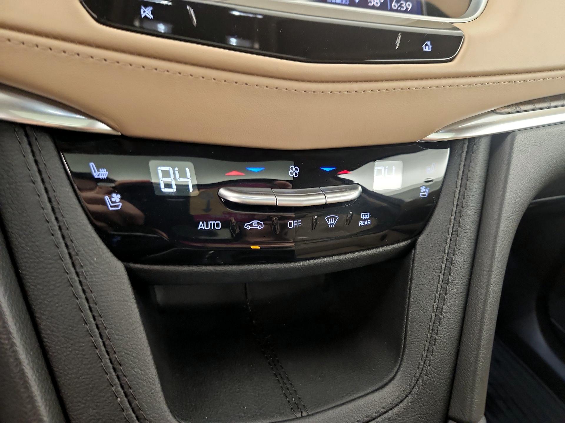 Thumbnail: 2024 Cadillac XT5 - 15