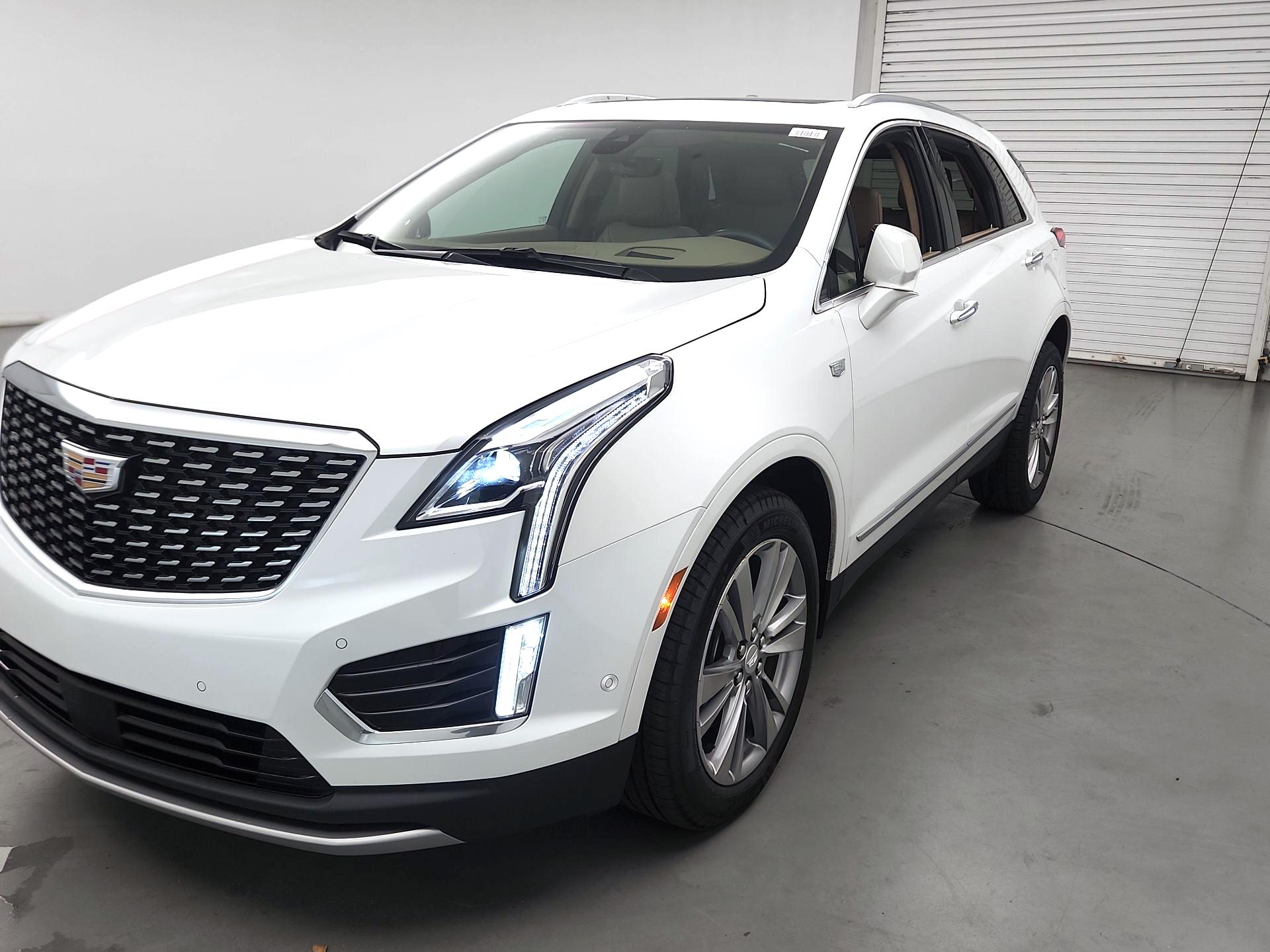 Thumbnail: 2024 Cadillac XT5 - 3