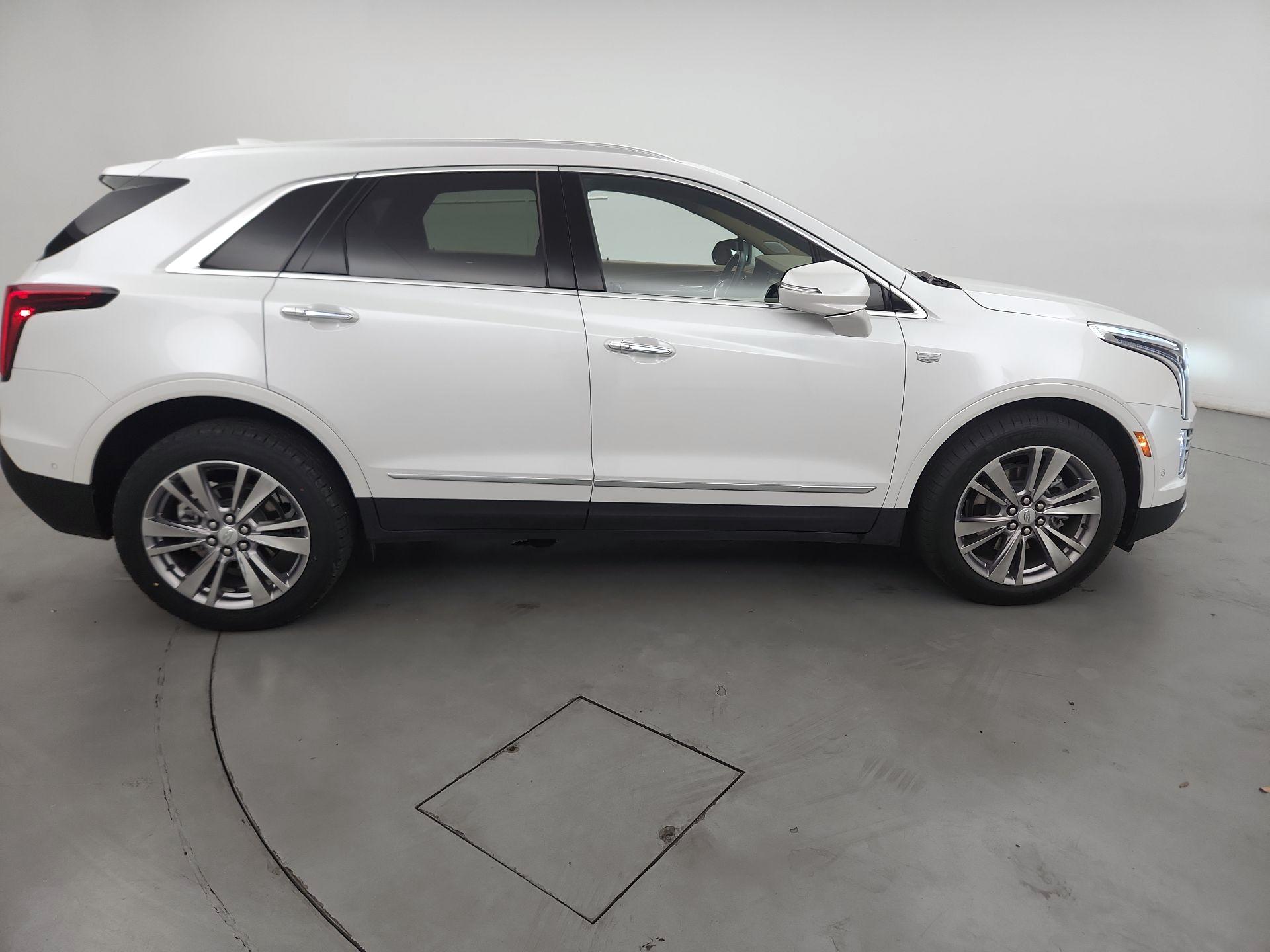 Thumbnail: 2024 Cadillac XT5 - 4