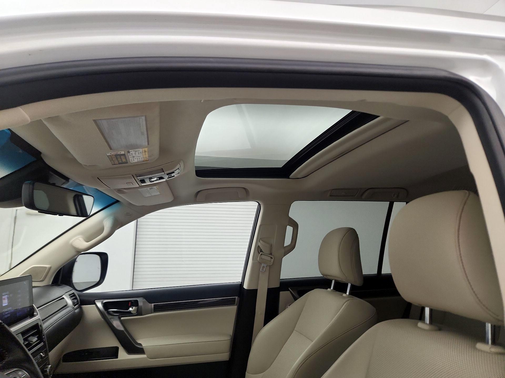 Thumbnail: 2022 Lexus GX - 19