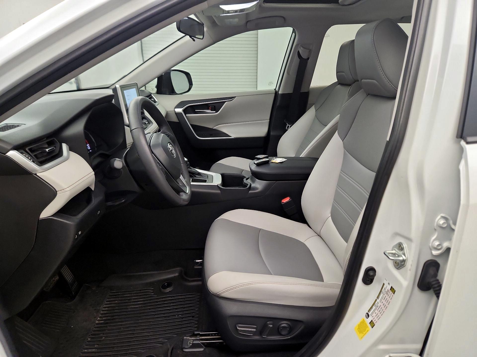 Thumbnail: 2024 Toyota RAV4 - 9