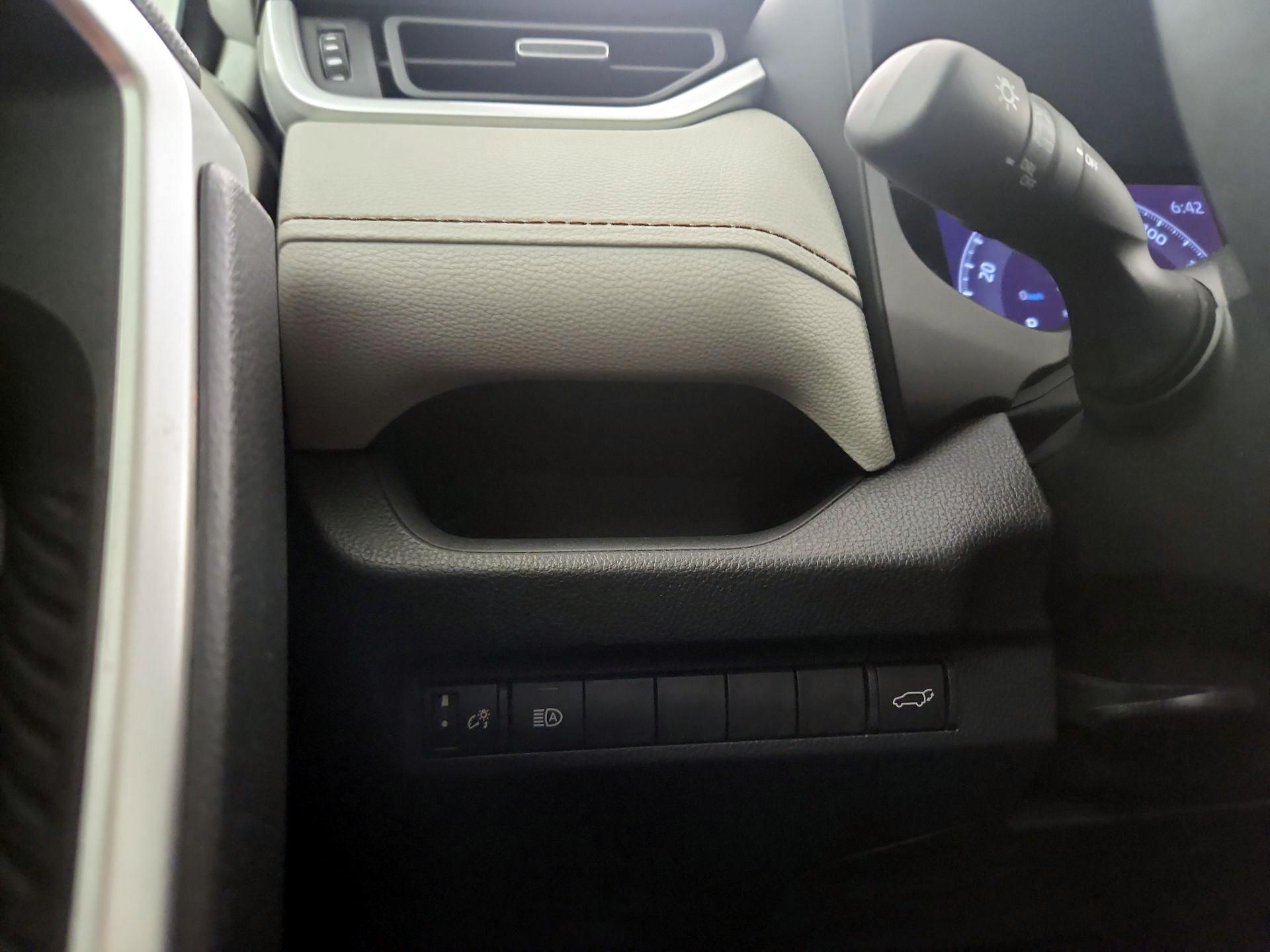 Thumbnail: 2024 Toyota RAV4 - 11