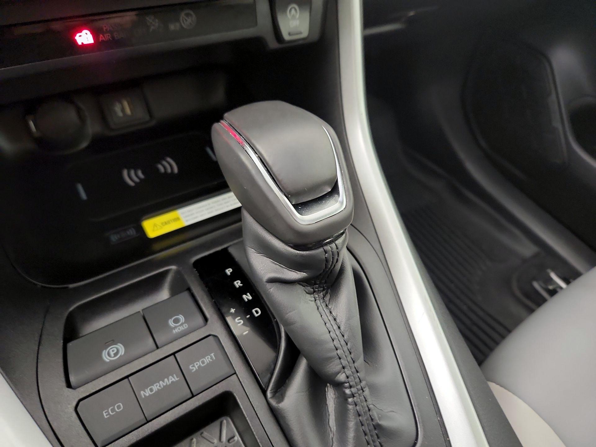 Thumbnail: 2024 Toyota RAV4 - 15