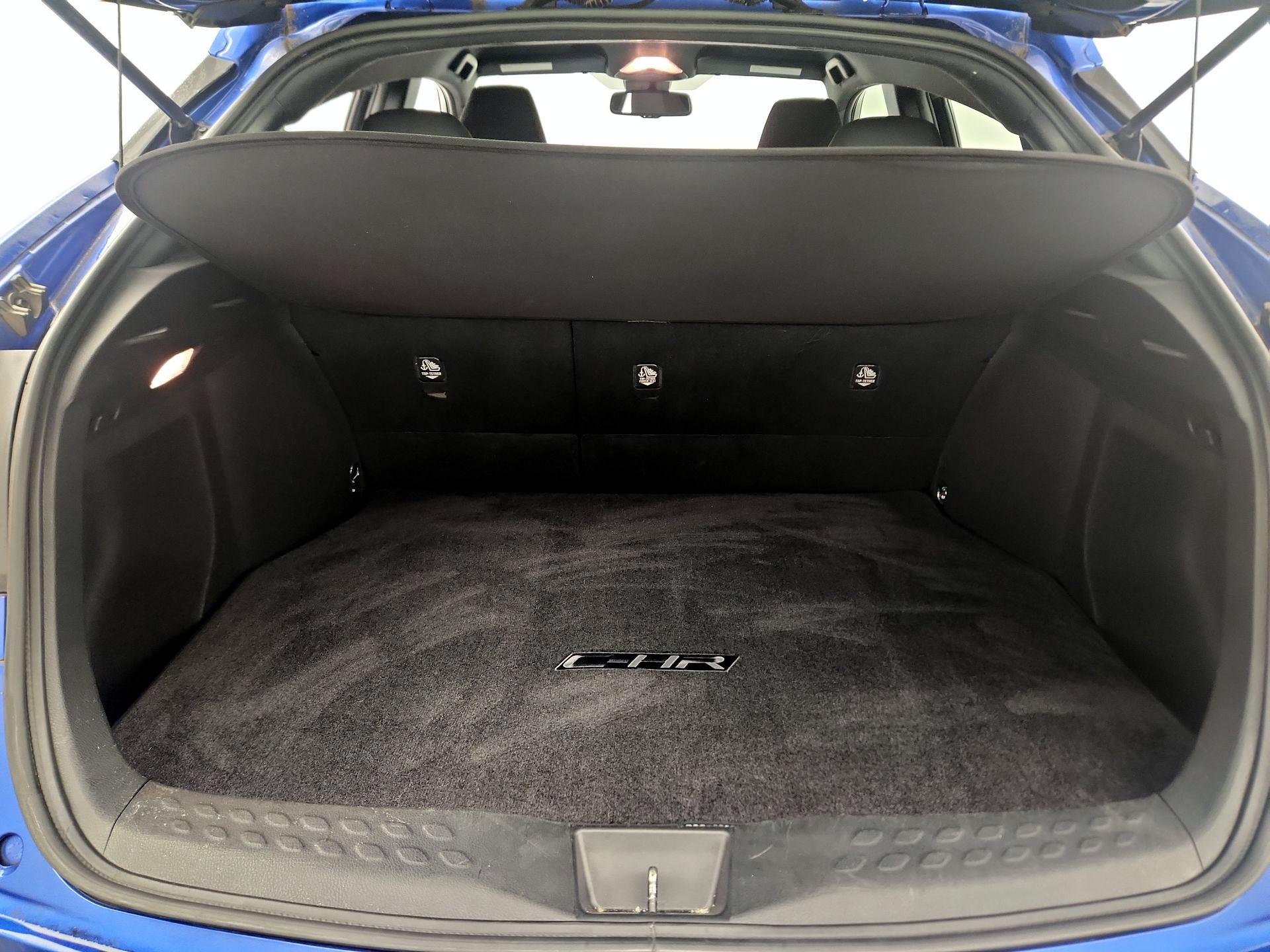 Thumbnail: 2019 Toyota C-HR - 18