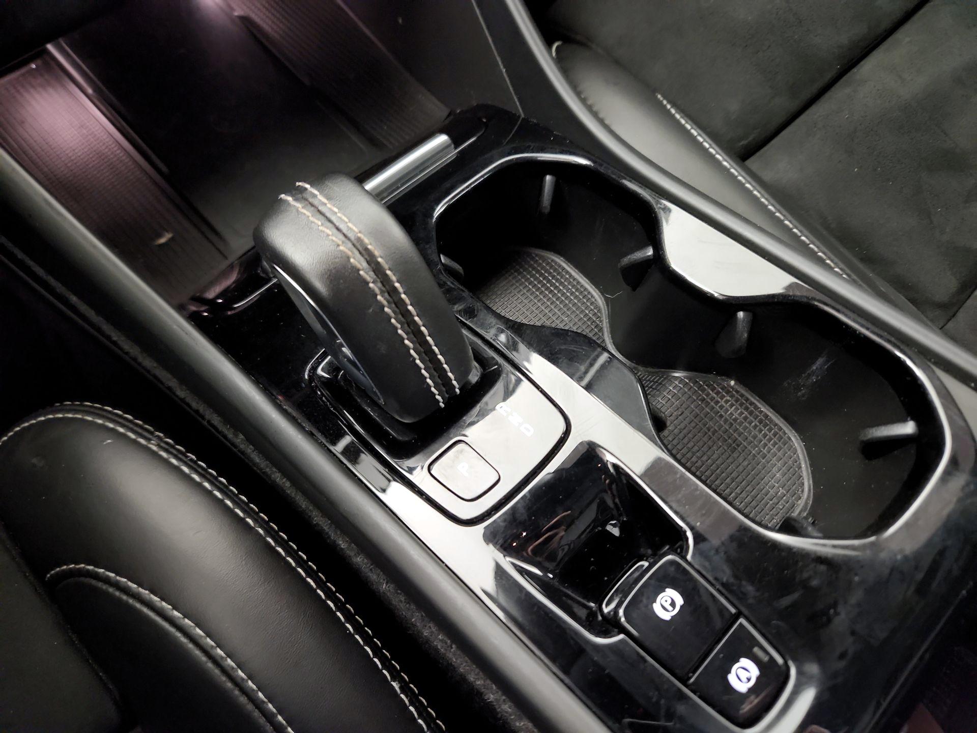 Thumbnail: 2021 Volvo XC40 - 16