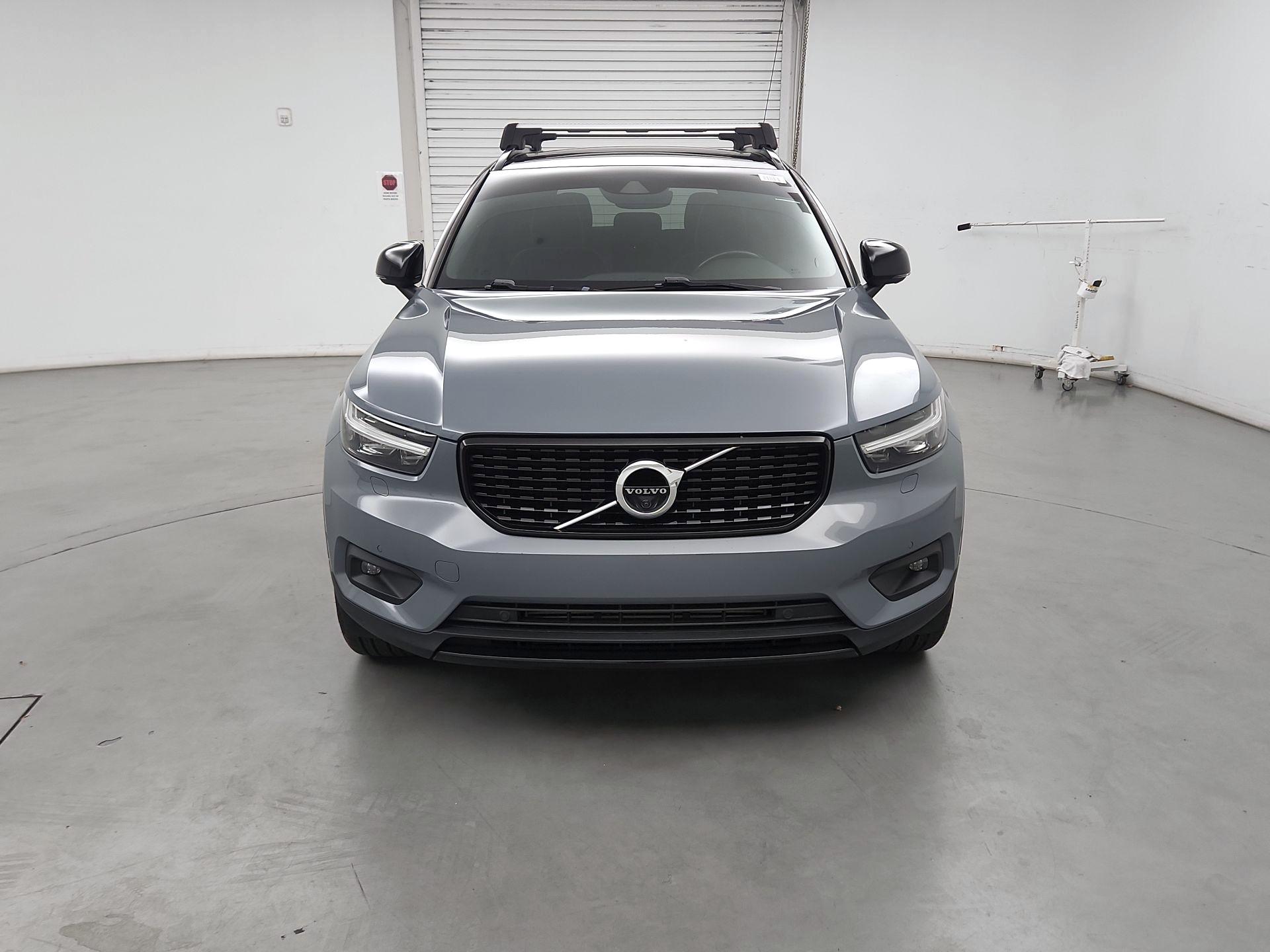 Thumbnail: 2021 Volvo XC40 - 2
