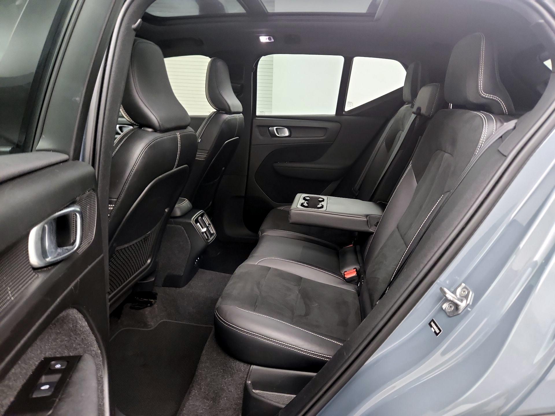 Thumbnail: 2021 Volvo XC40 - 19