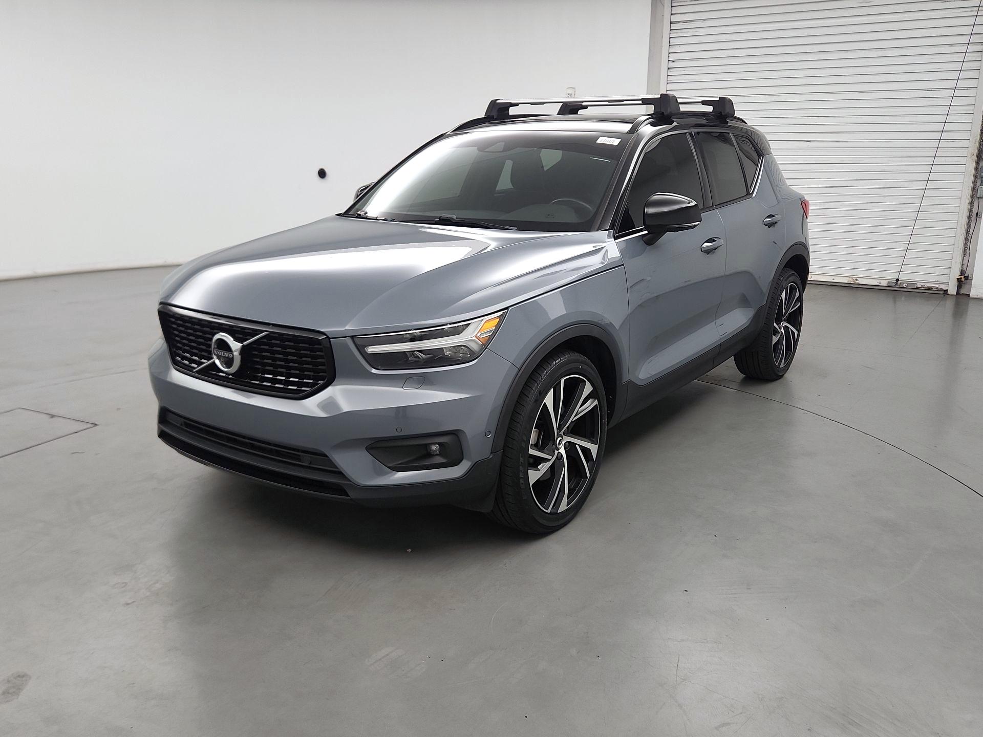 Thumbnail: 2021 Volvo XC40 - 3