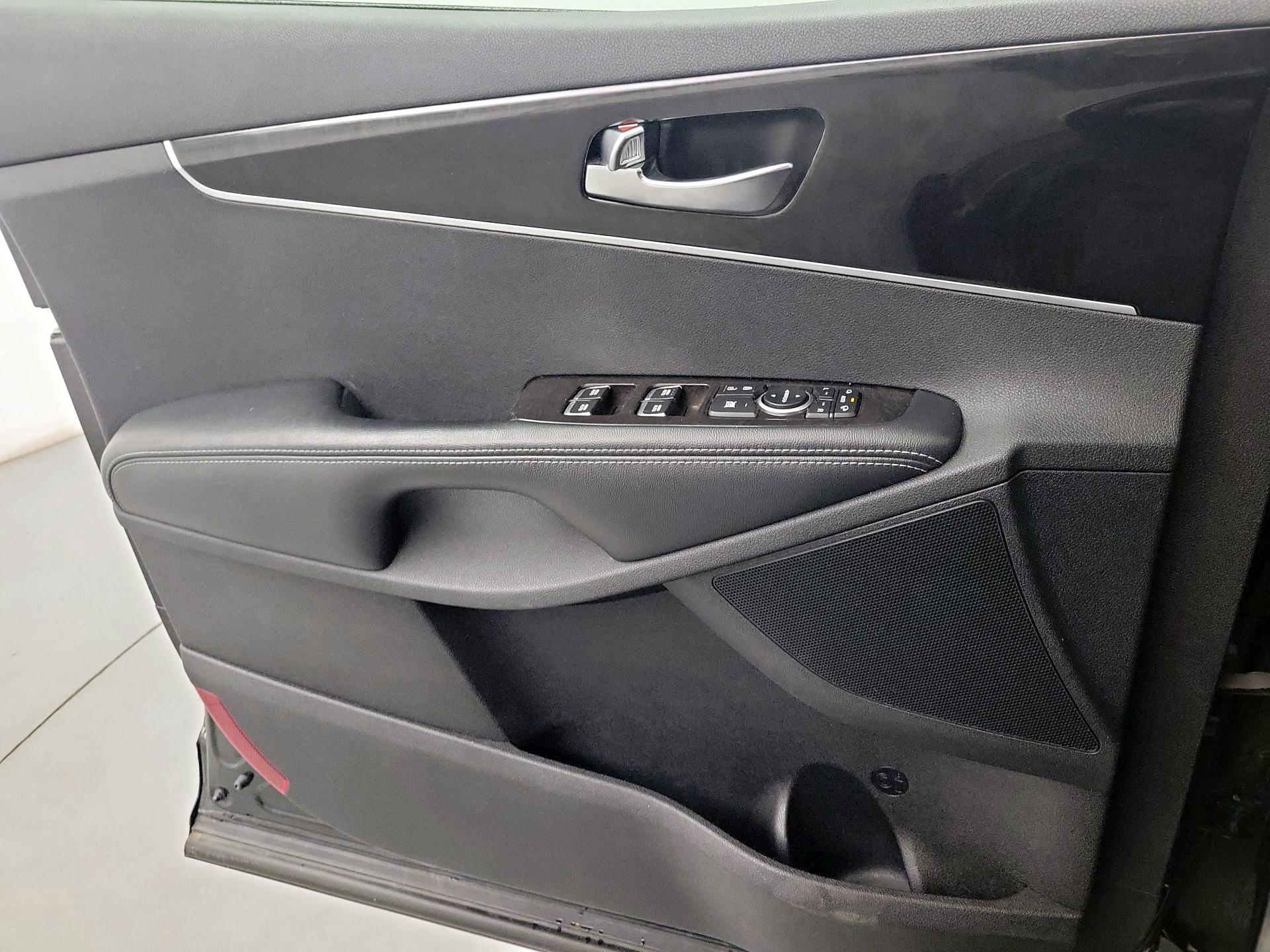 Thumbnail: 2016 Kia Sorento - 10