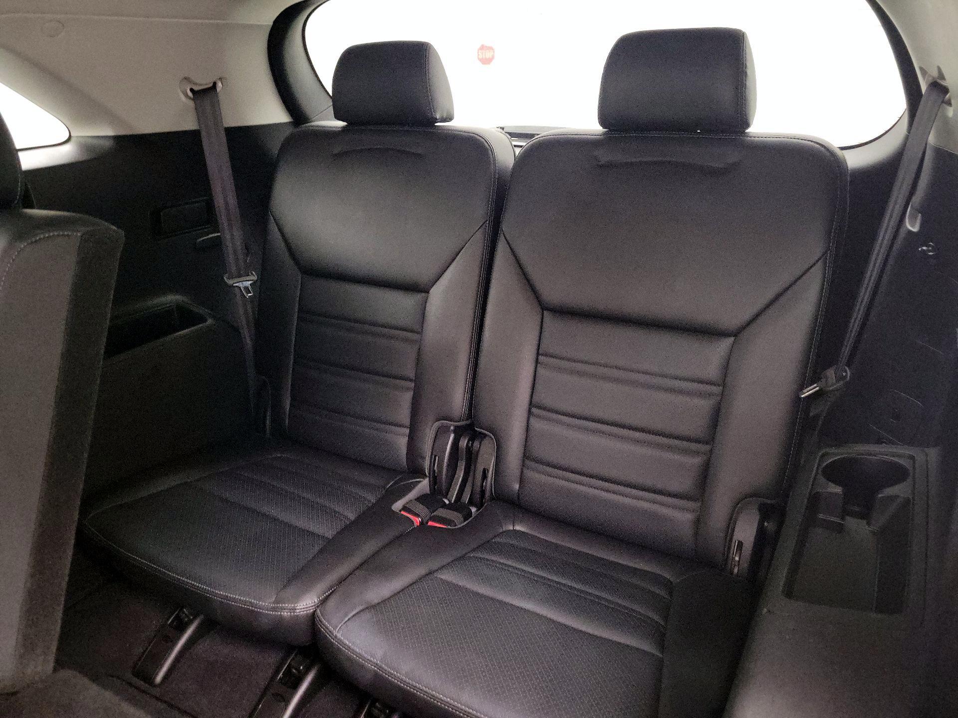 Thumbnail: 2016 Kia Sorento - 18