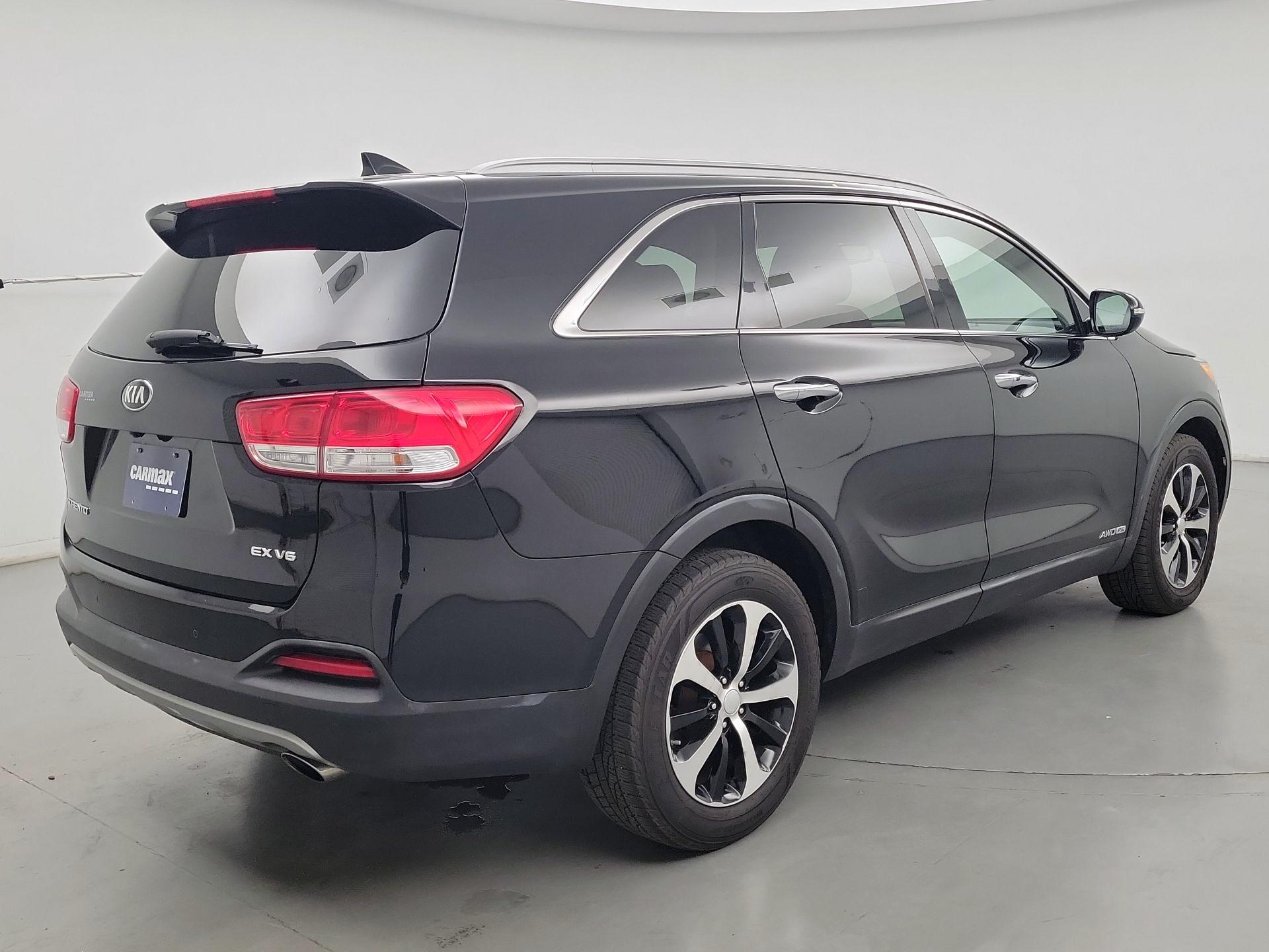 Thumbnail: 2016 Kia Sorento - 5