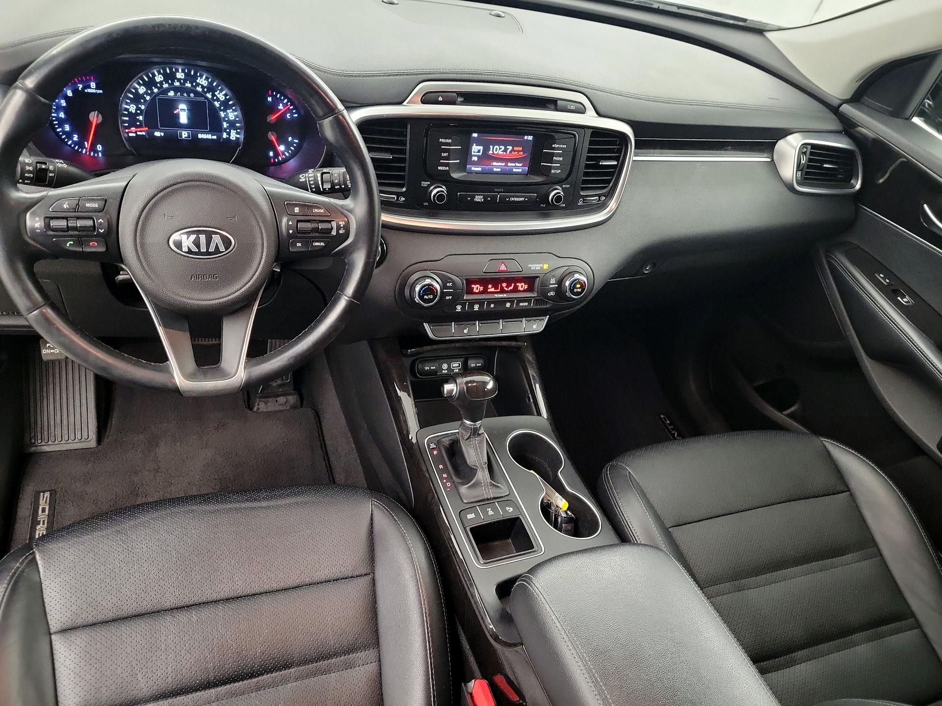 Thumbnail: 2016 Kia Sorento - 8