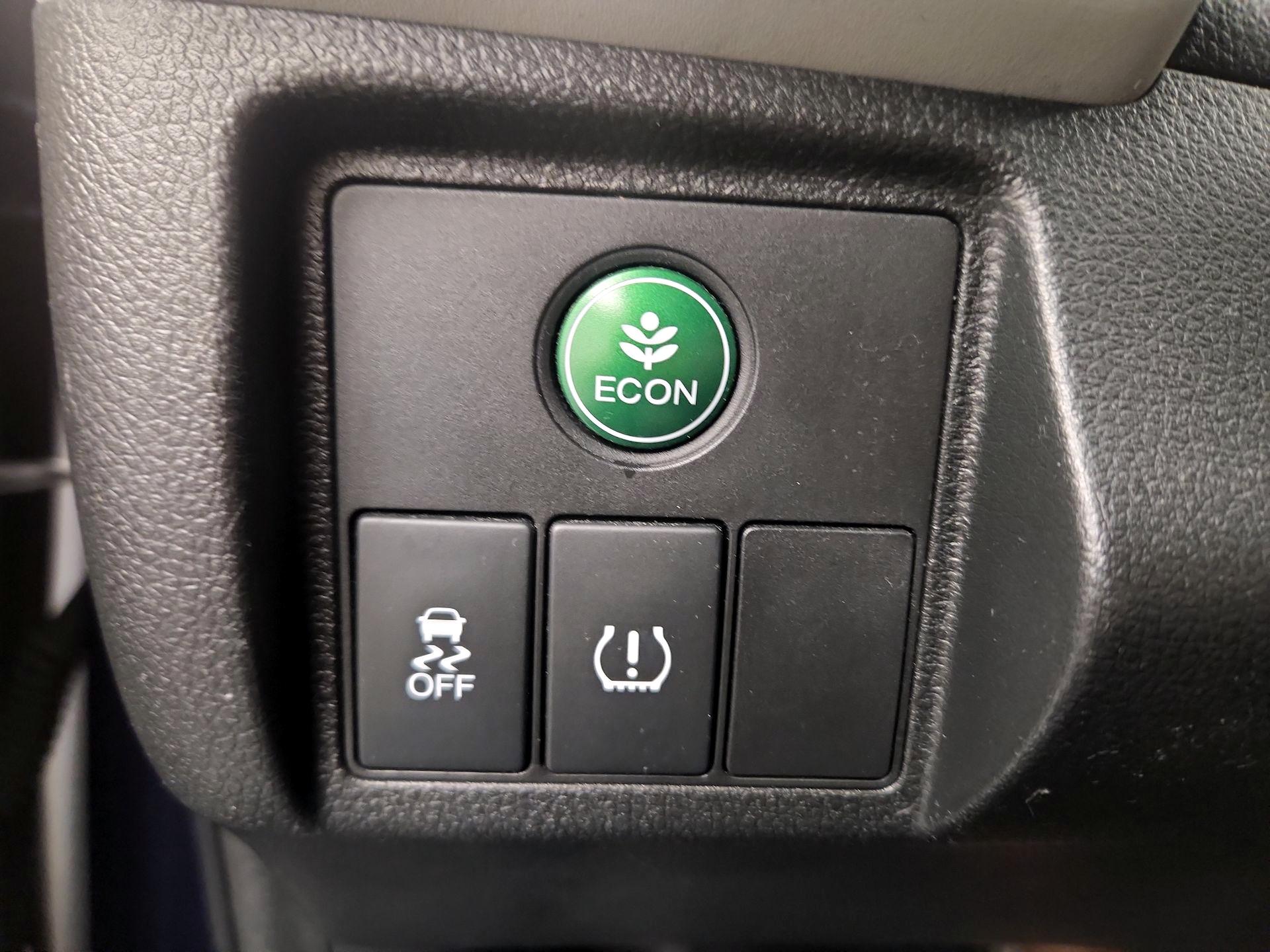 Thumbnail: 2016 Honda HR-V - 11