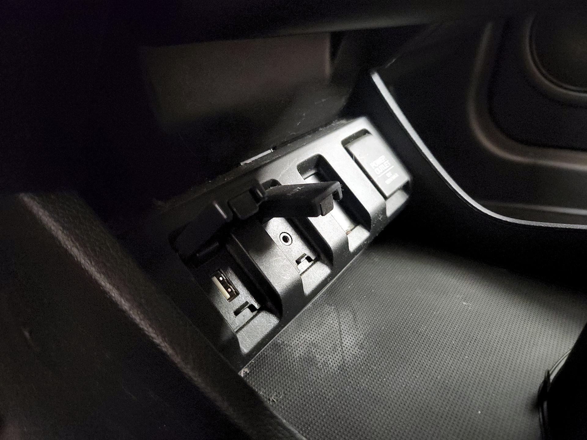 Thumbnail: 2016 Honda HR-V - 16