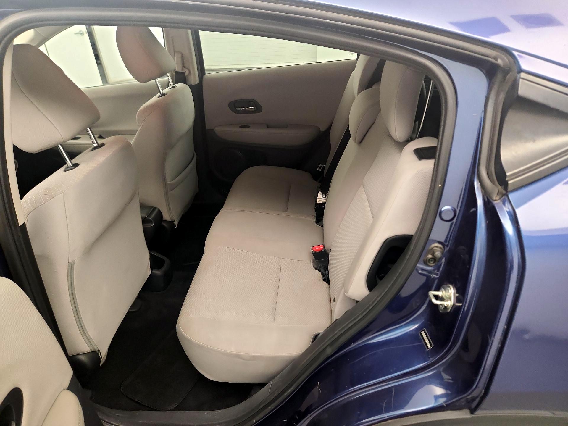 Thumbnail: 2016 Honda HR-V - 17