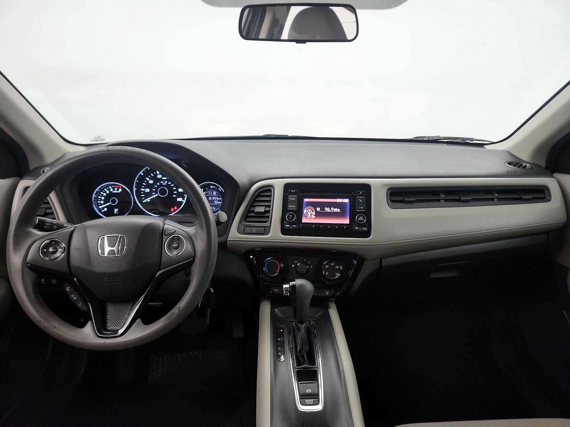 Thumbnail: 2016 Honda HR-V - 8