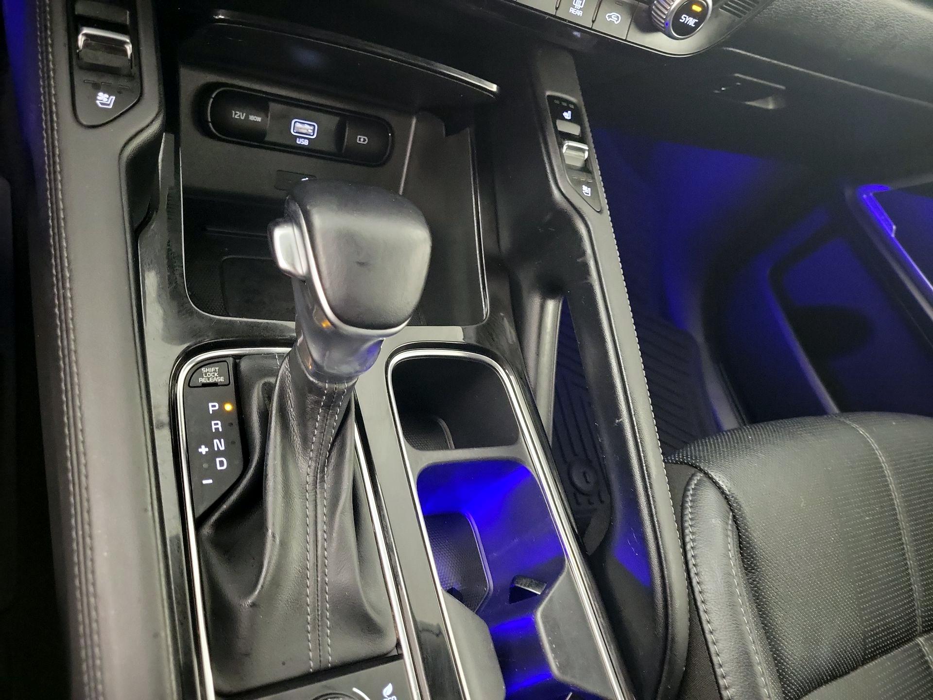 Thumbnail: 2020 Kia Telluride - 16