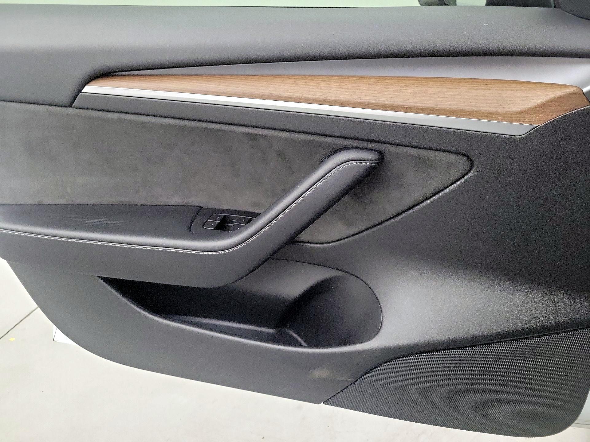 Thumbnail: 2022 Tesla Model 3 - 10