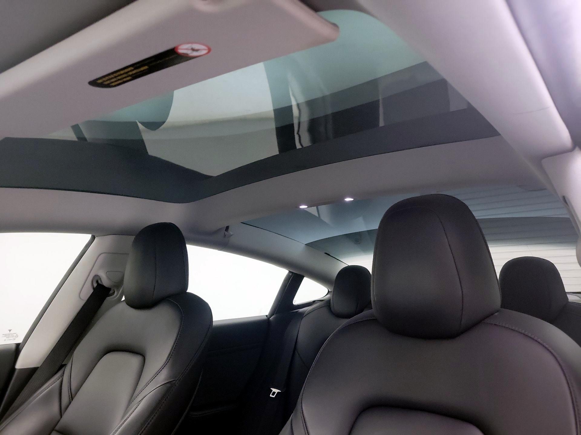 Thumbnail: 2022 Tesla Model 3 - 18