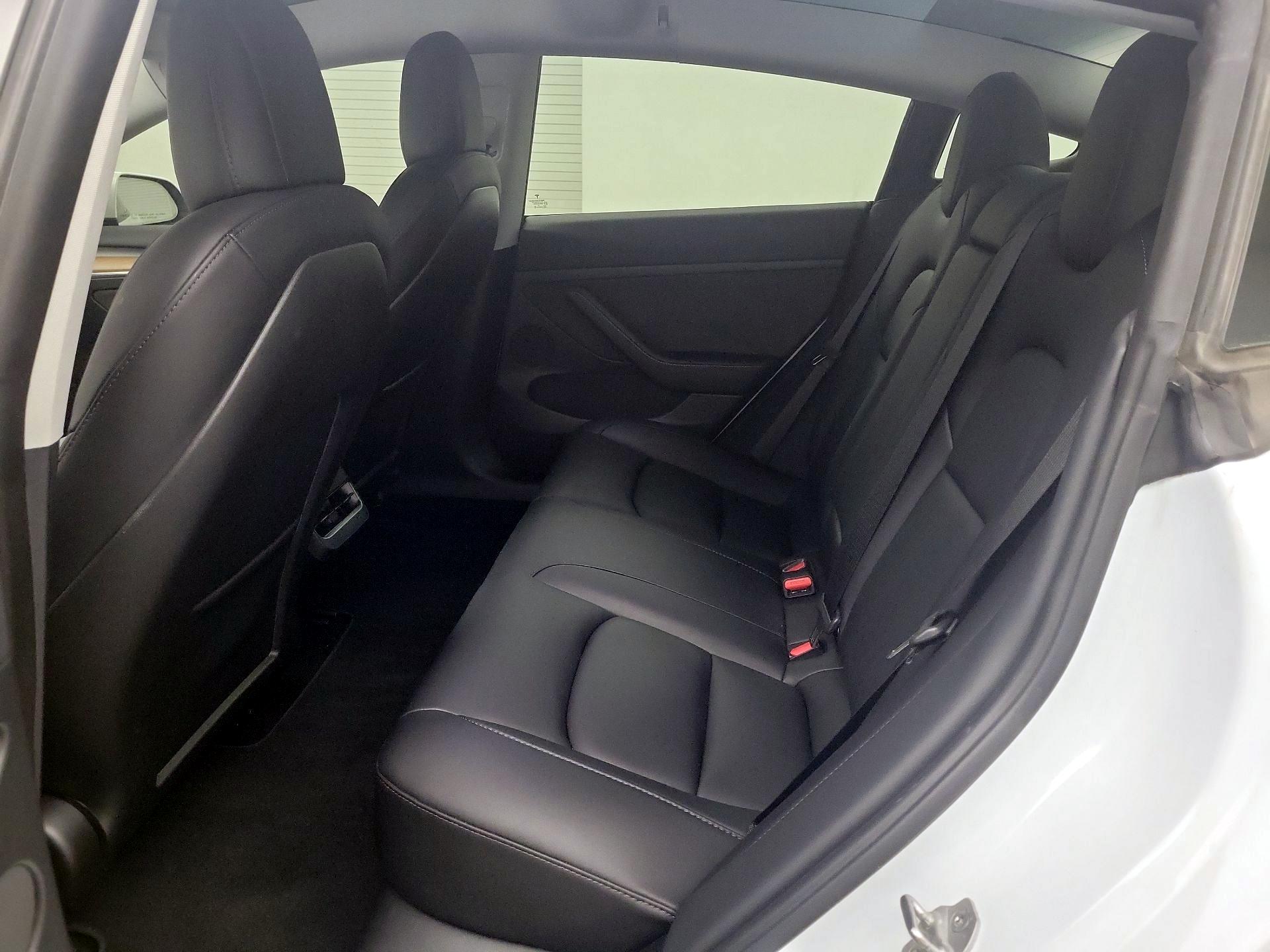 Thumbnail: 2022 Tesla Model 3 - 19