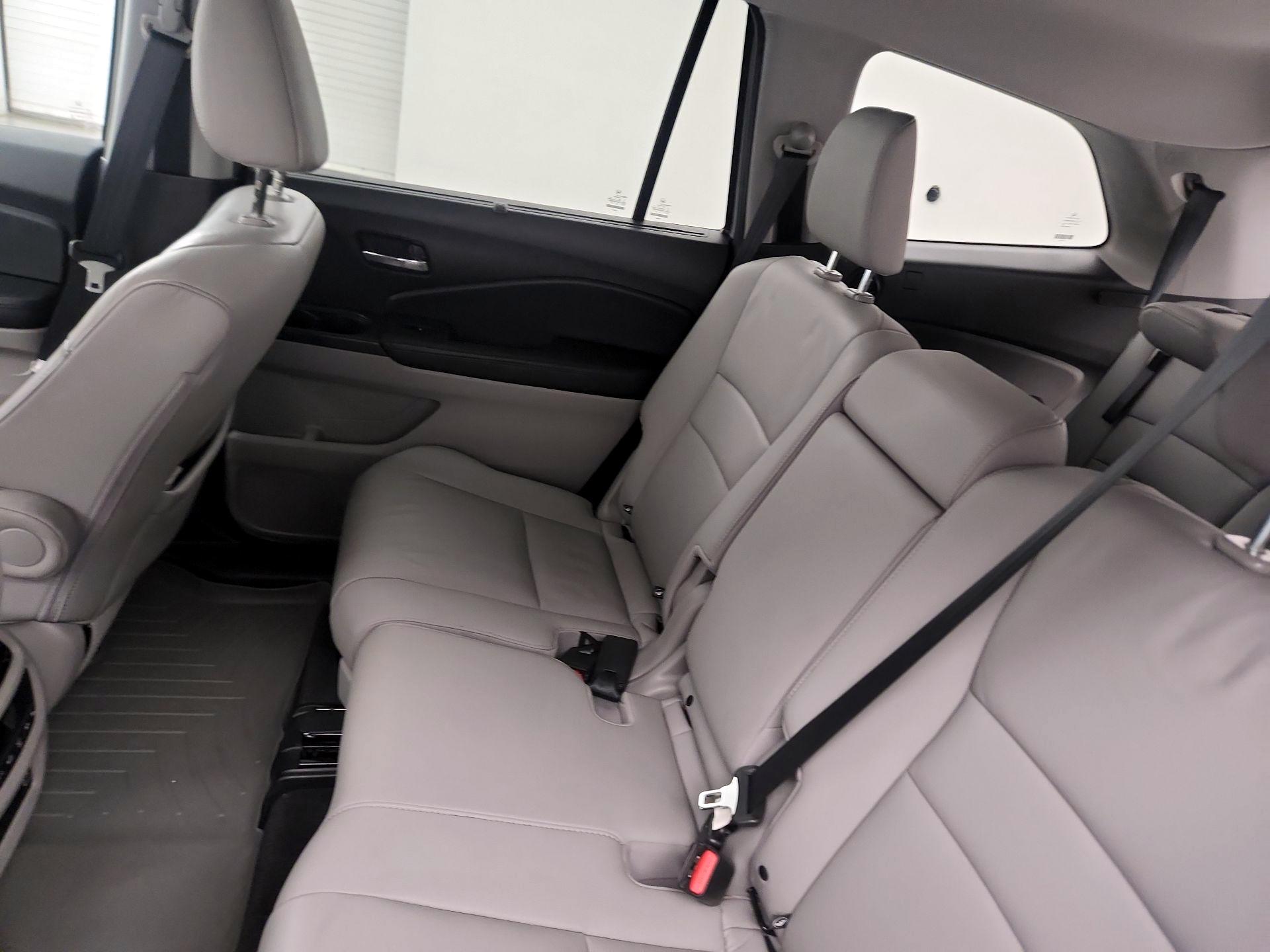 Thumbnail: 2019 Honda Pilot - 18