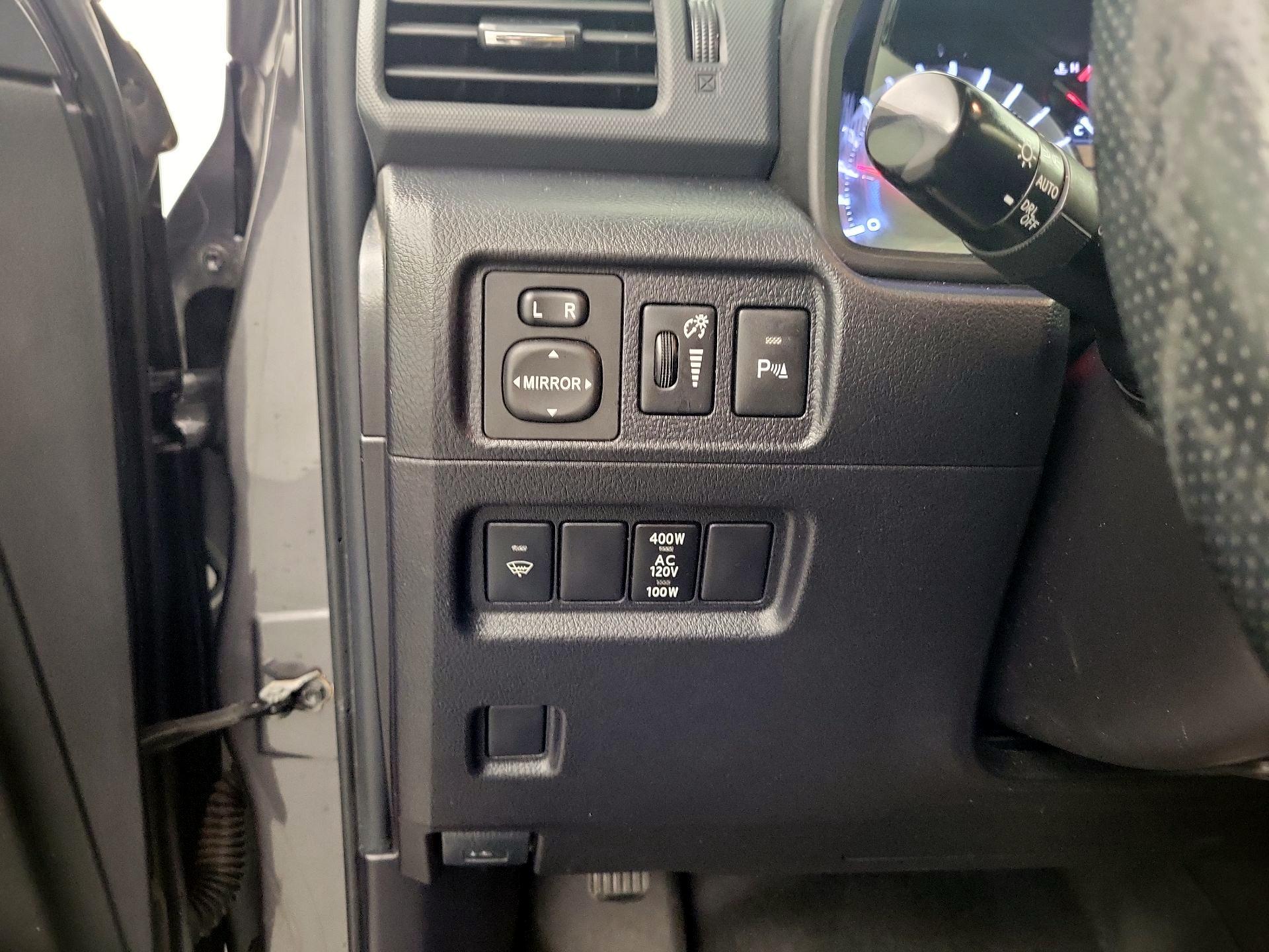 Thumbnail: 2016 Toyota 4Runner - 11