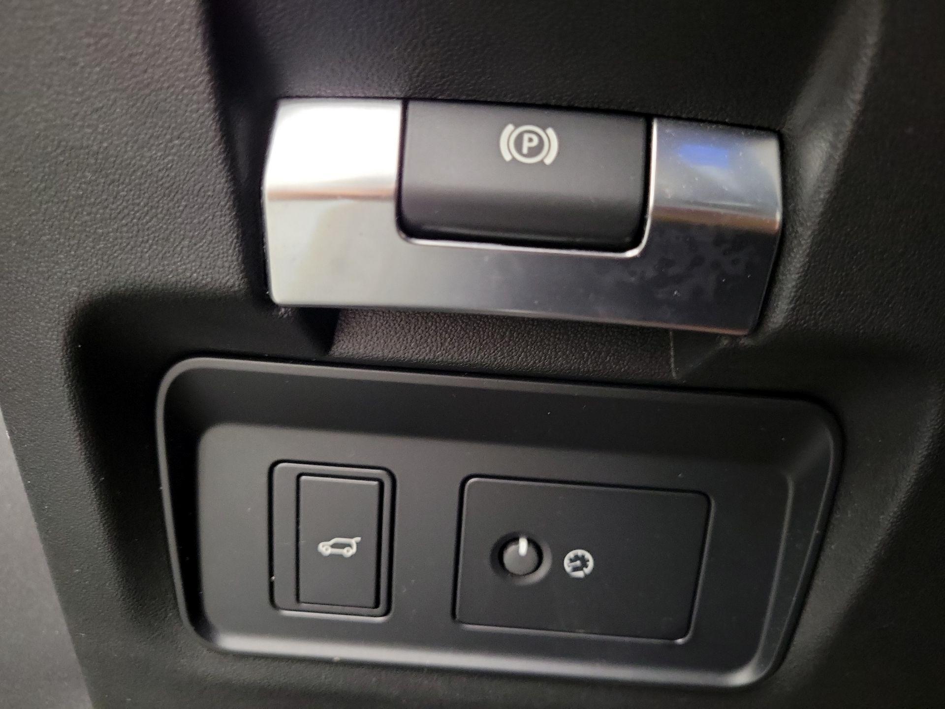 Thumbnail: 2023 Land Rover Range Rover Evoque - 11