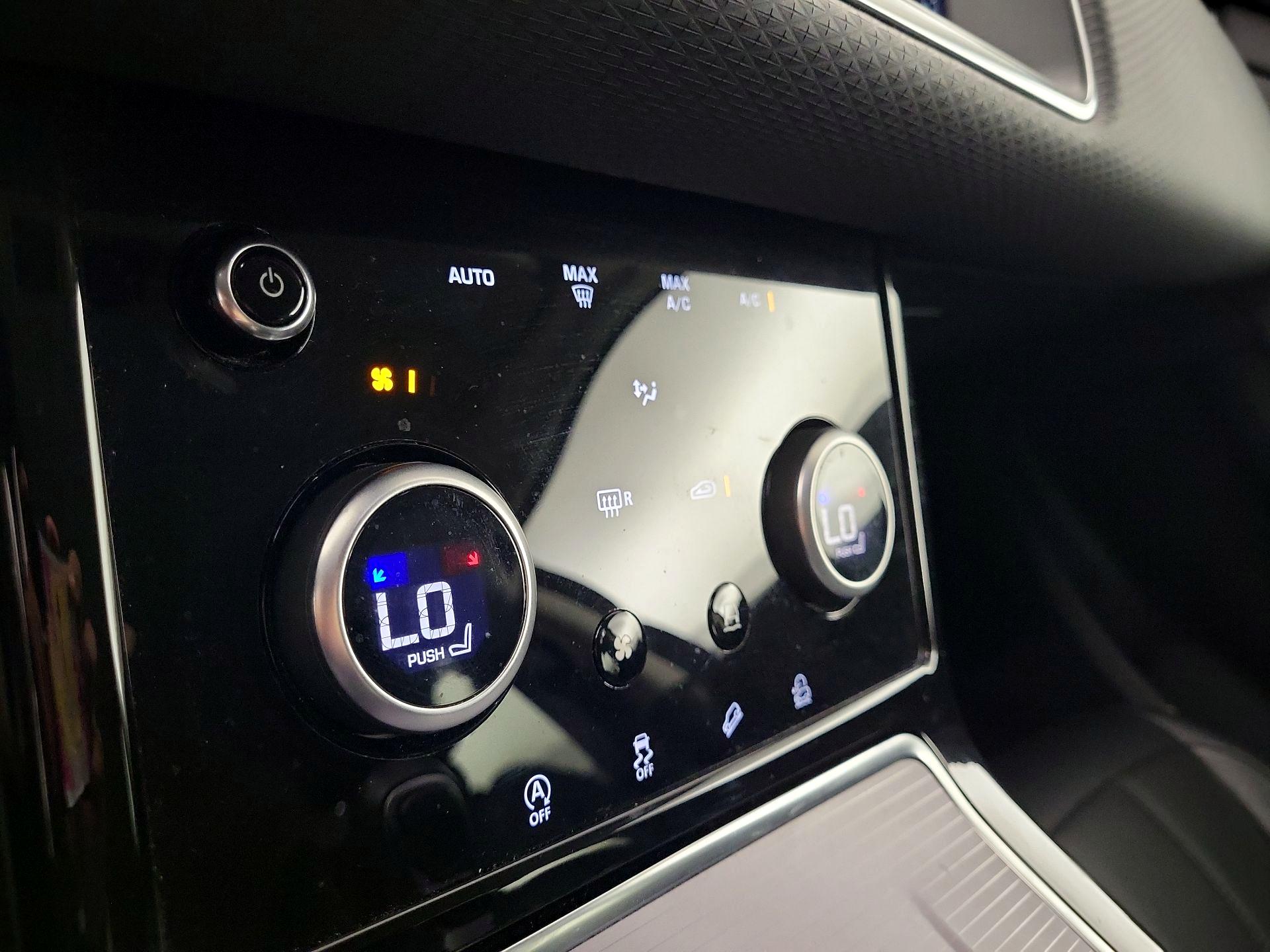 Thumbnail: 2023 Land Rover Range Rover Evoque - 15