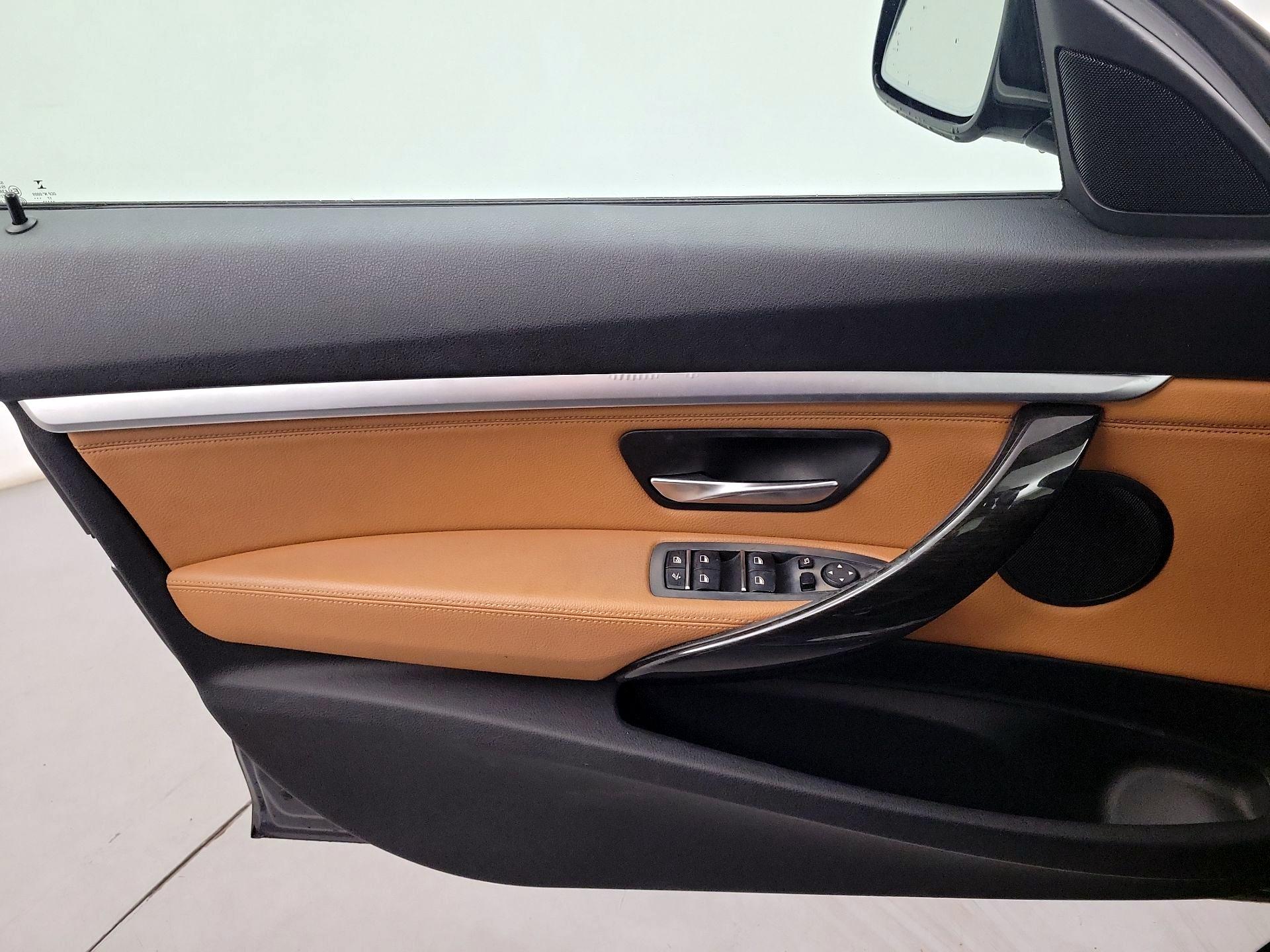 Thumbnail: 2018 BMW 3 Series - 10