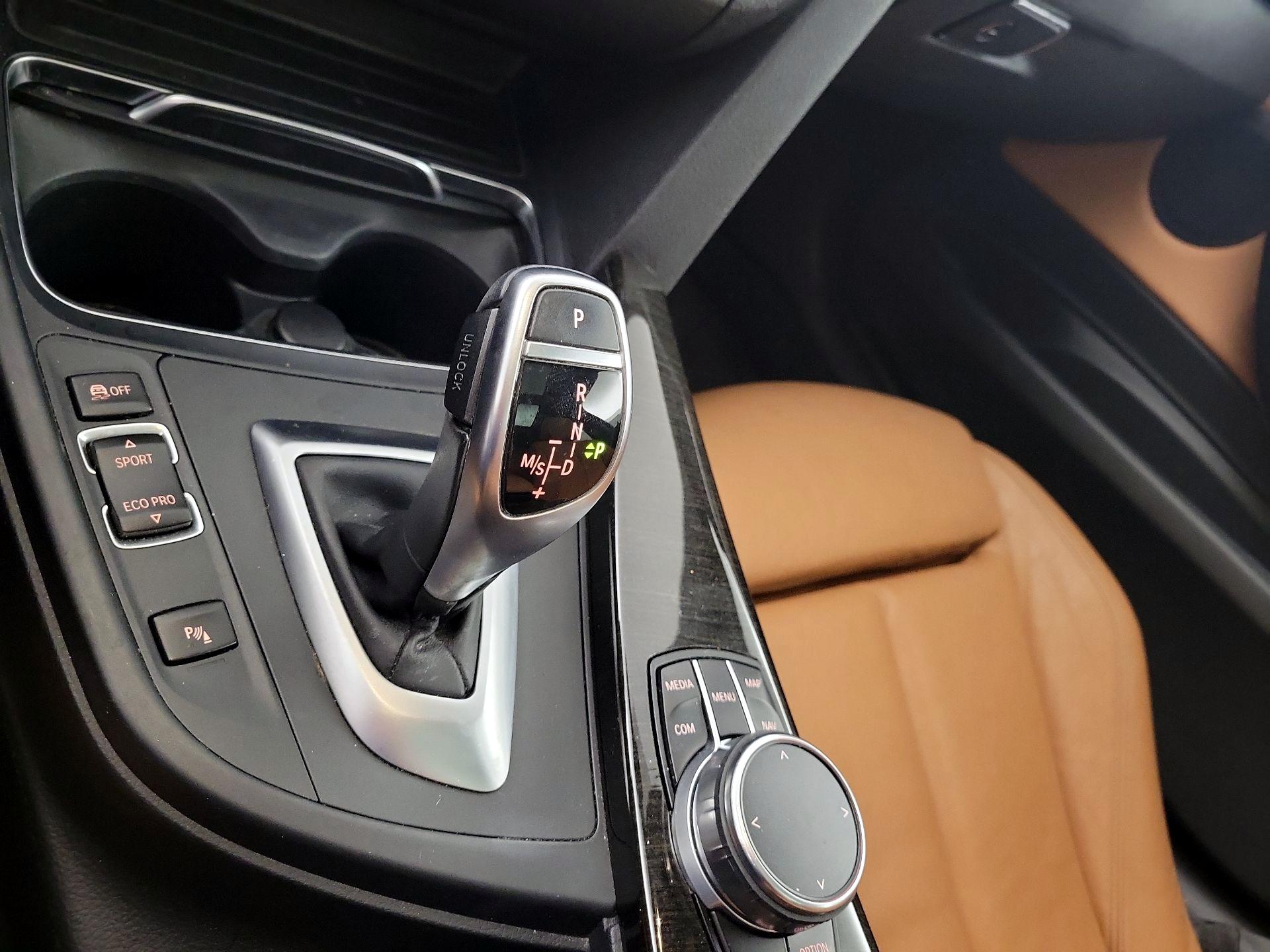 Thumbnail: 2018 BMW 3 Series - 16